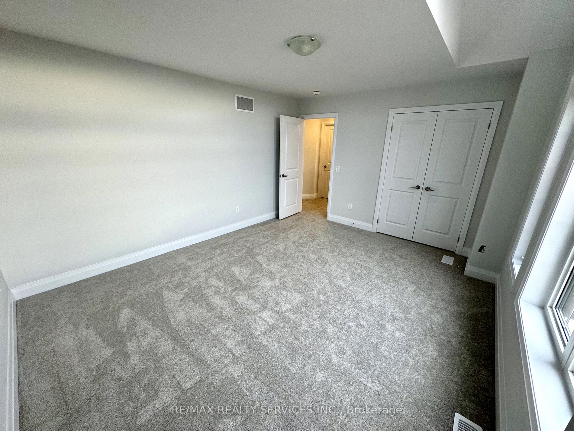 861 Knights Lane