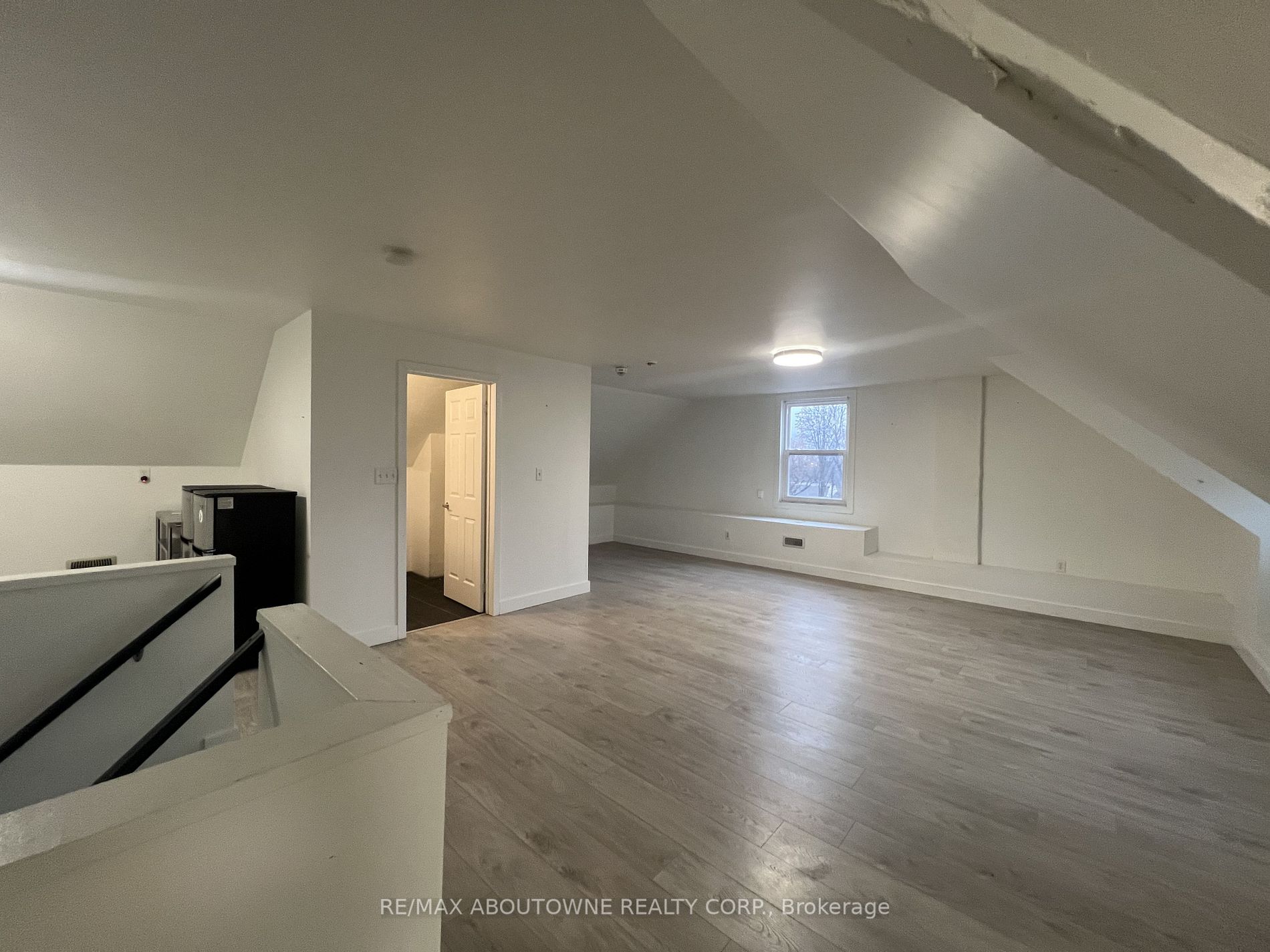 49 Fairleigh Ave S