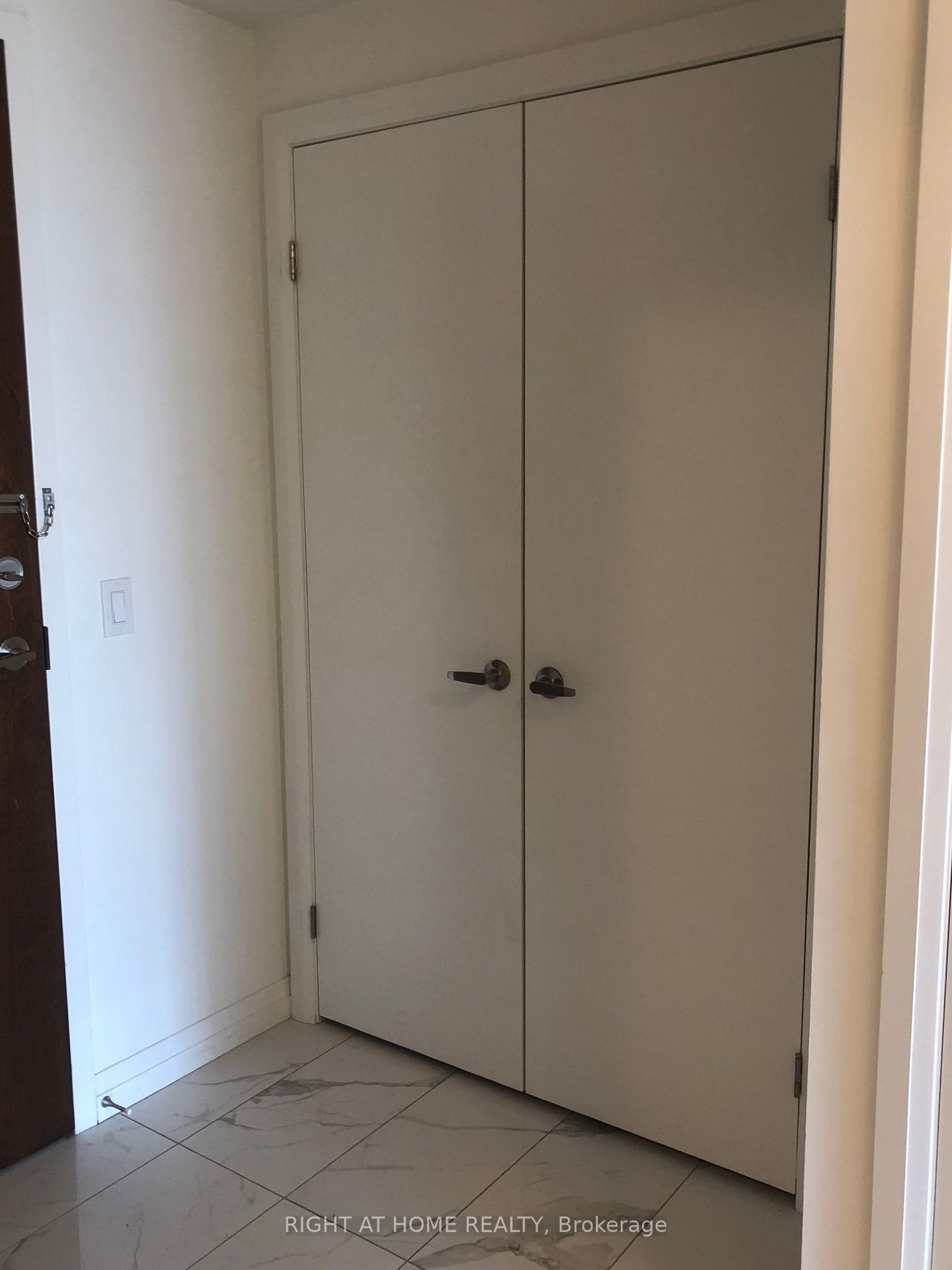 108 Garment St, #2303