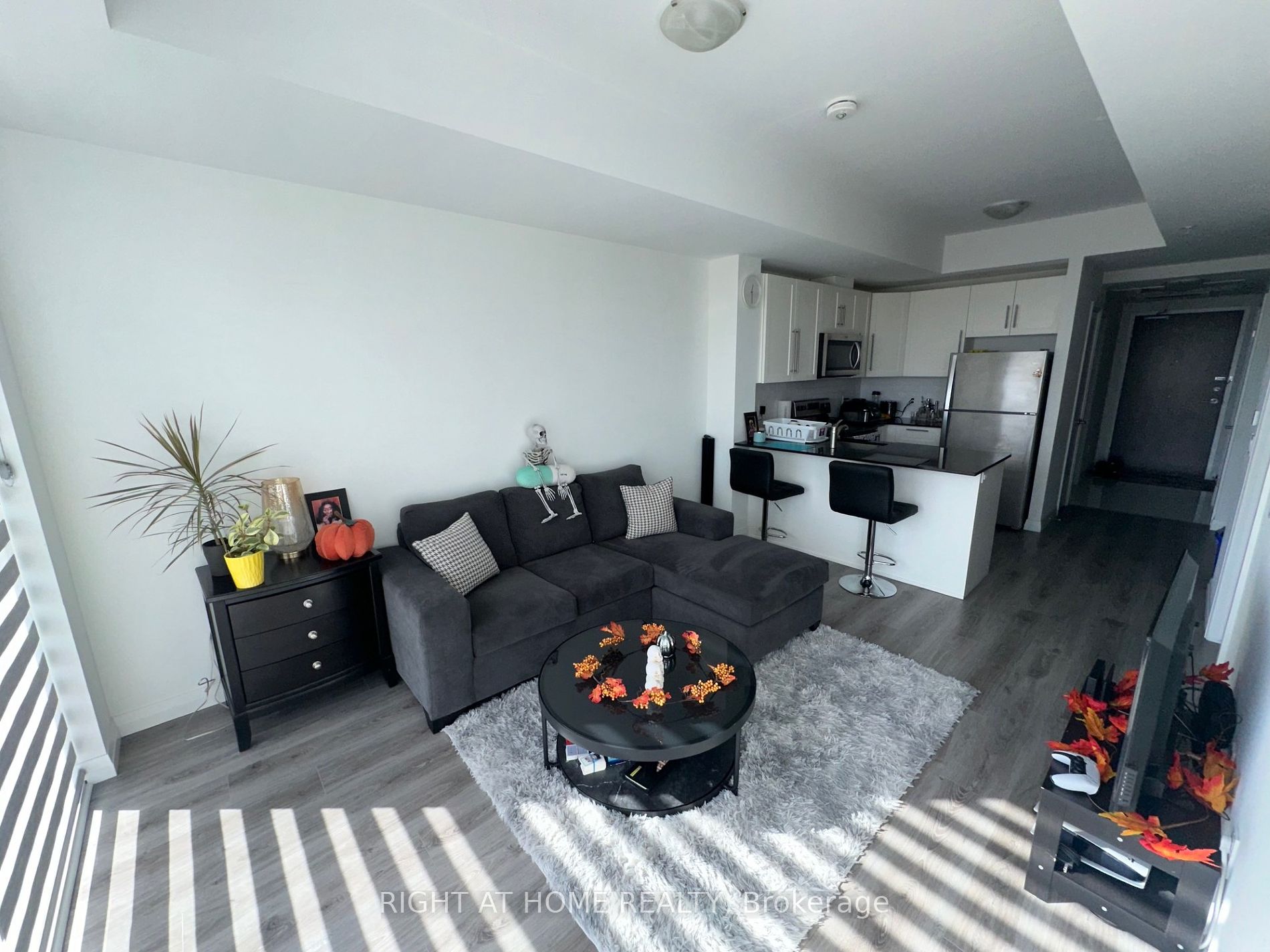 108 Garment St, #2303