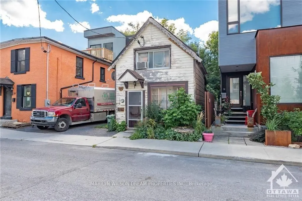 94 MERTON St