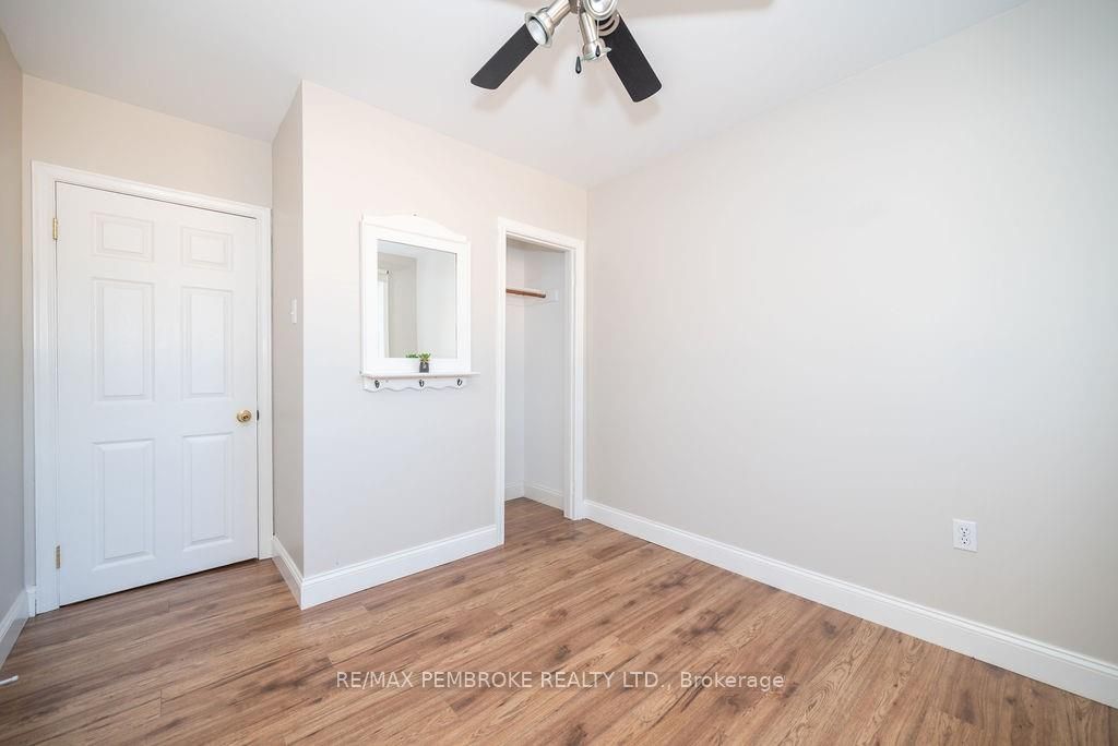 58 FRONTENAC Cres