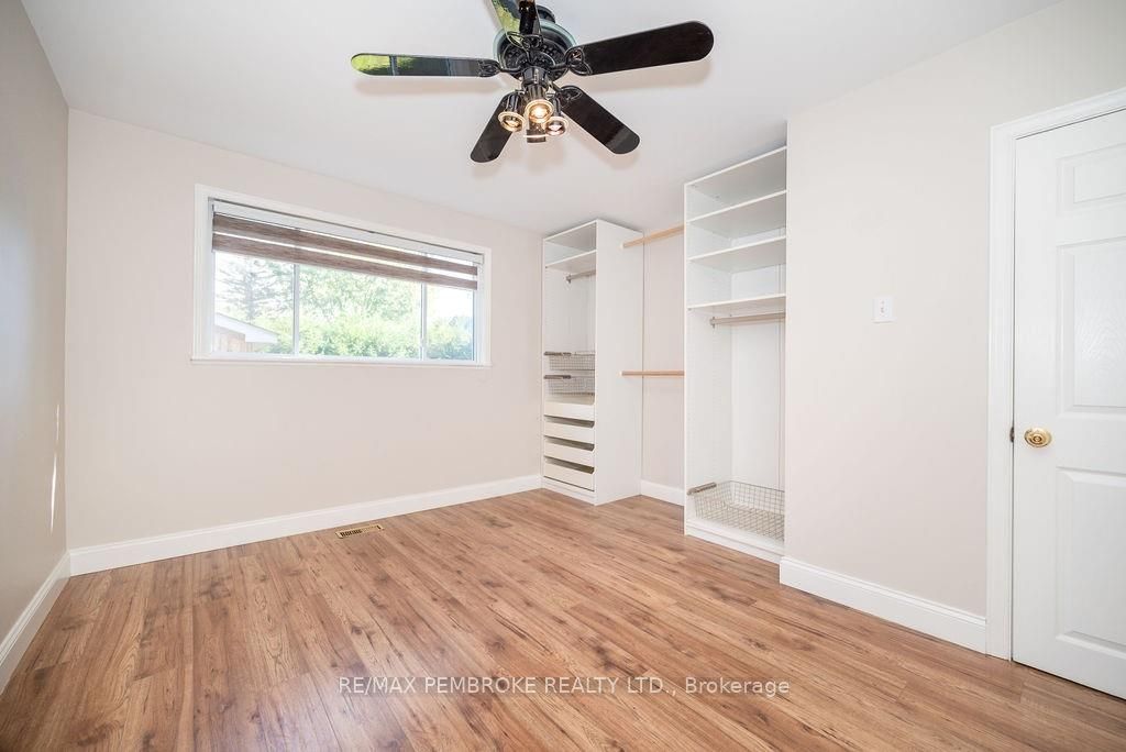58 FRONTENAC Cres