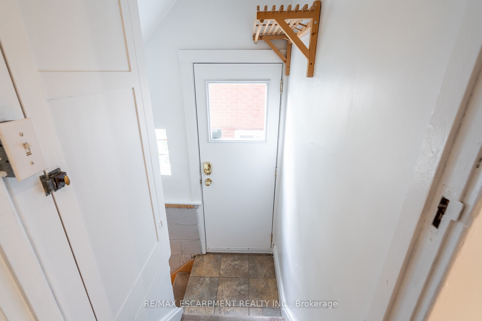 56 Newton Ave