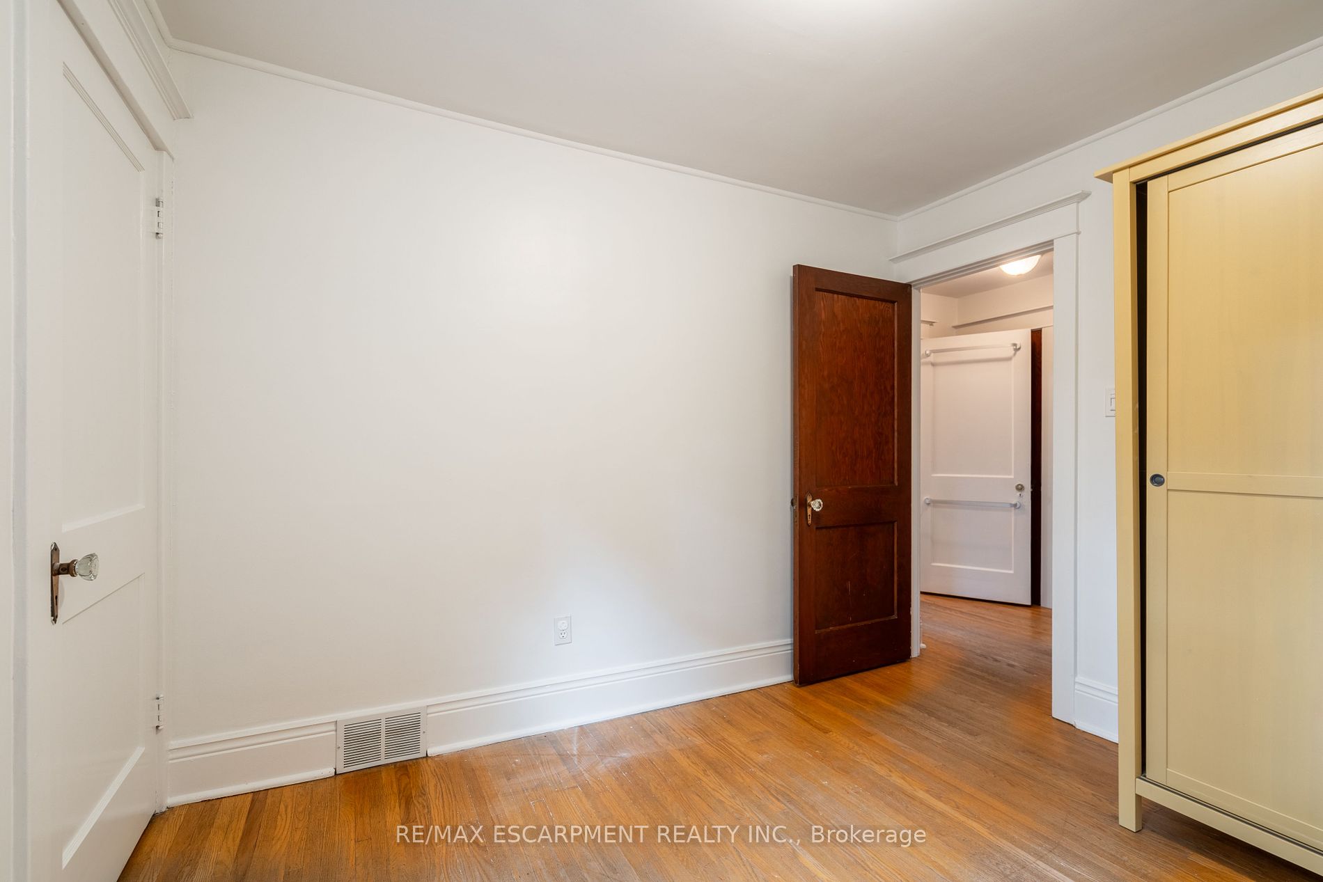 56 Newton Ave