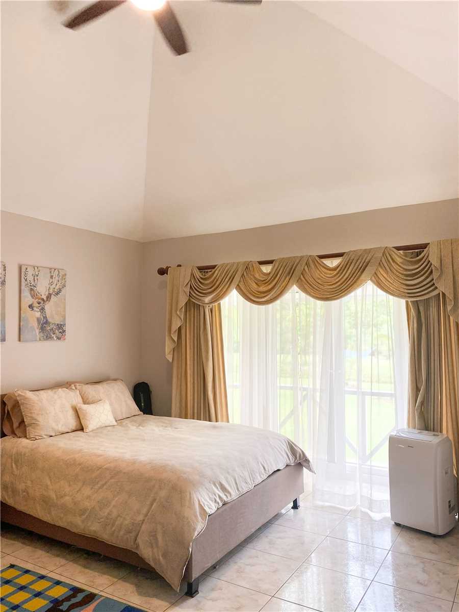 Listing Z5855942 - Large Photo # 18
