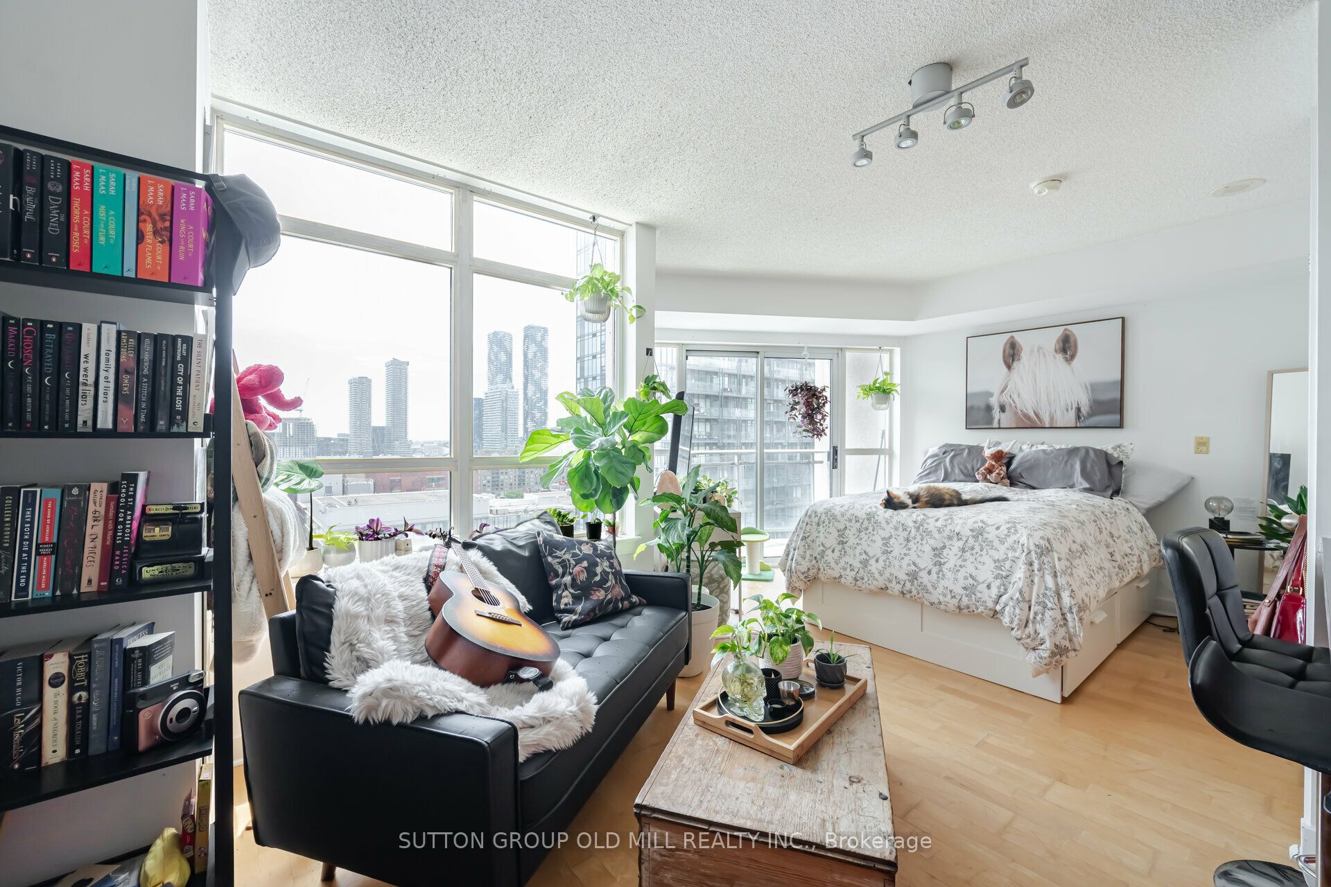 255 Richmond Street E, #1517