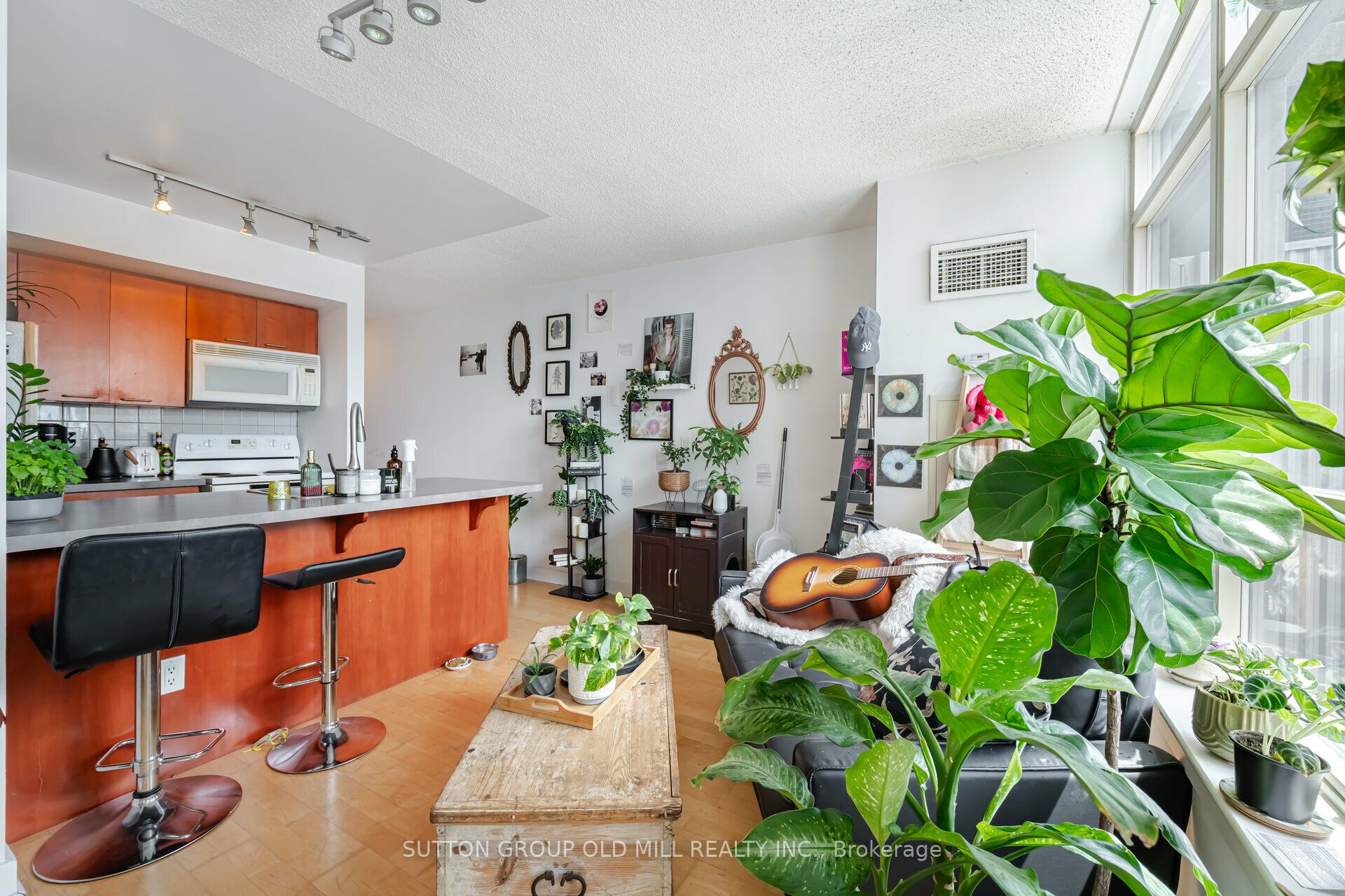 255 Richmond Street E, #1517