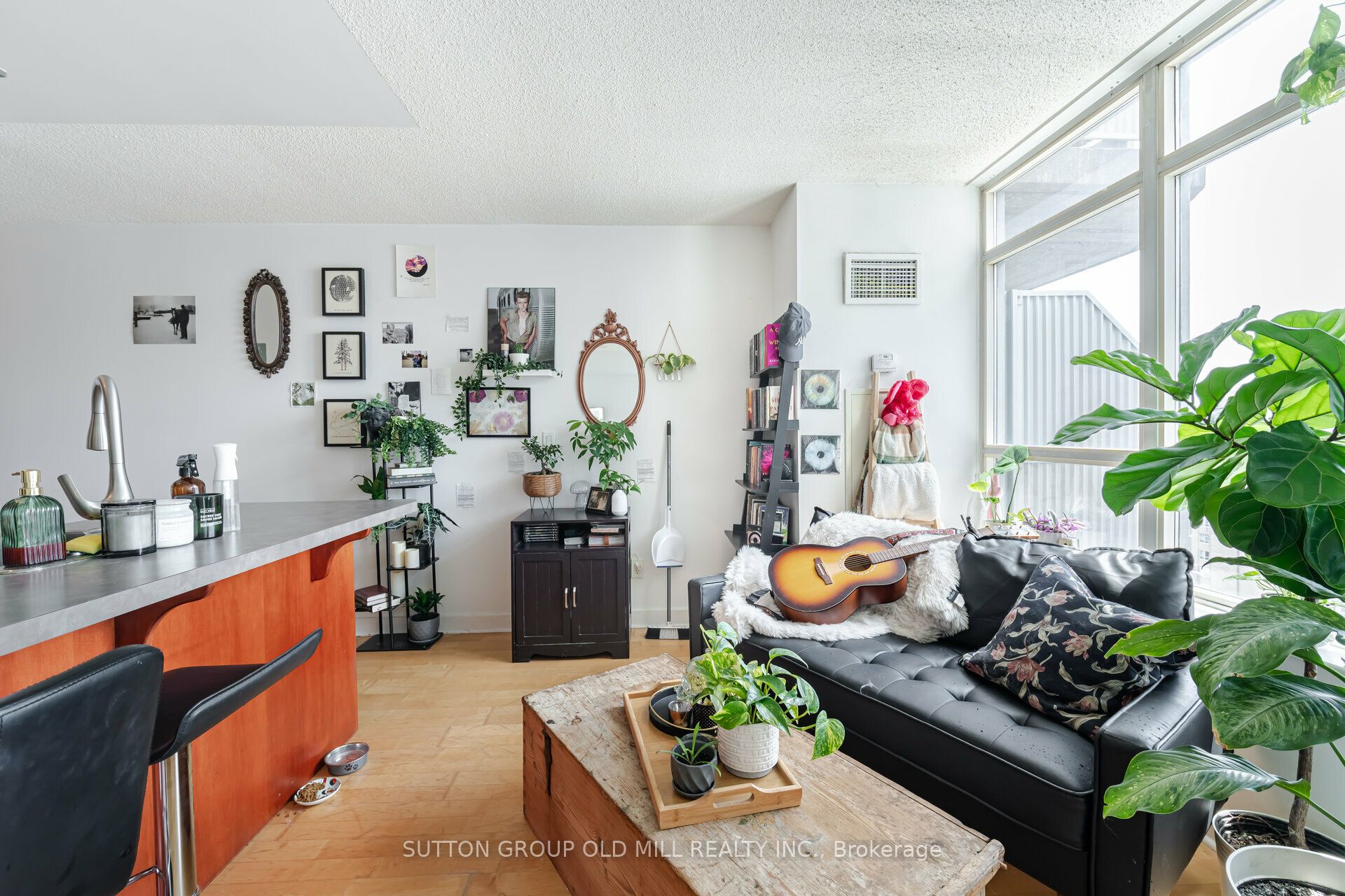 255 Richmond Street E, #1517