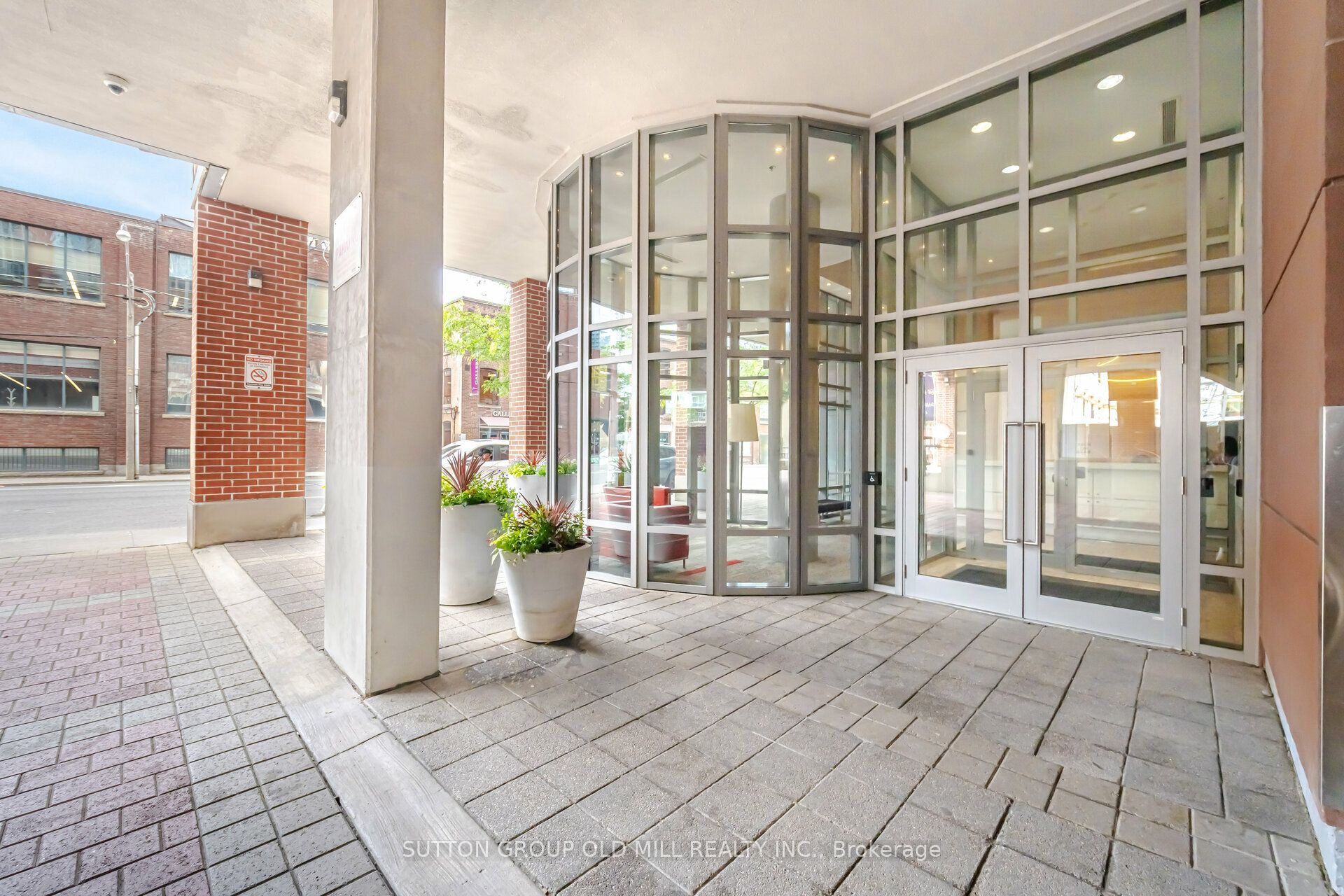 255 Richmond Street E, #1517