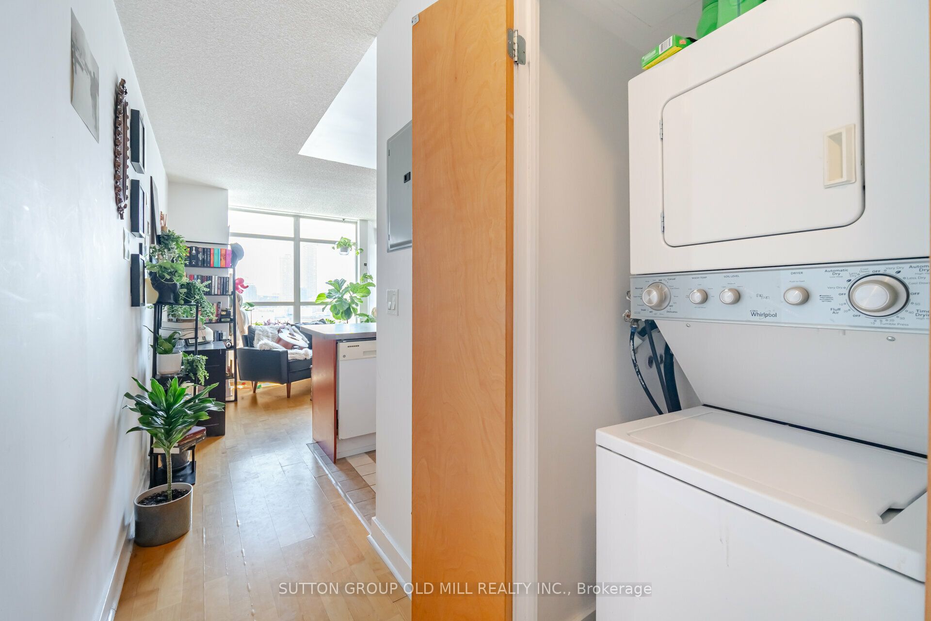 255 Richmond Street E, #1517