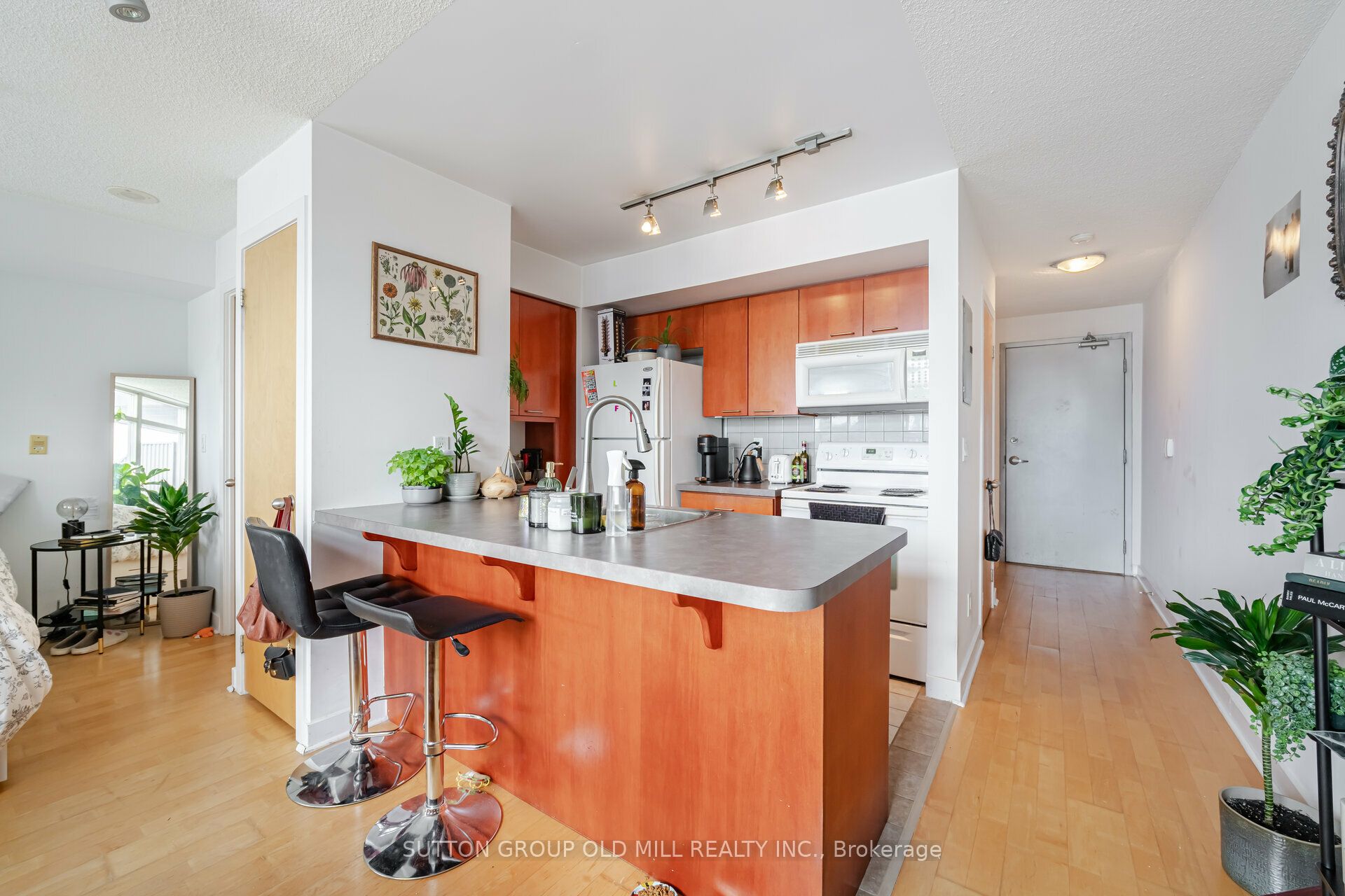 255 Richmond Street E, #1517