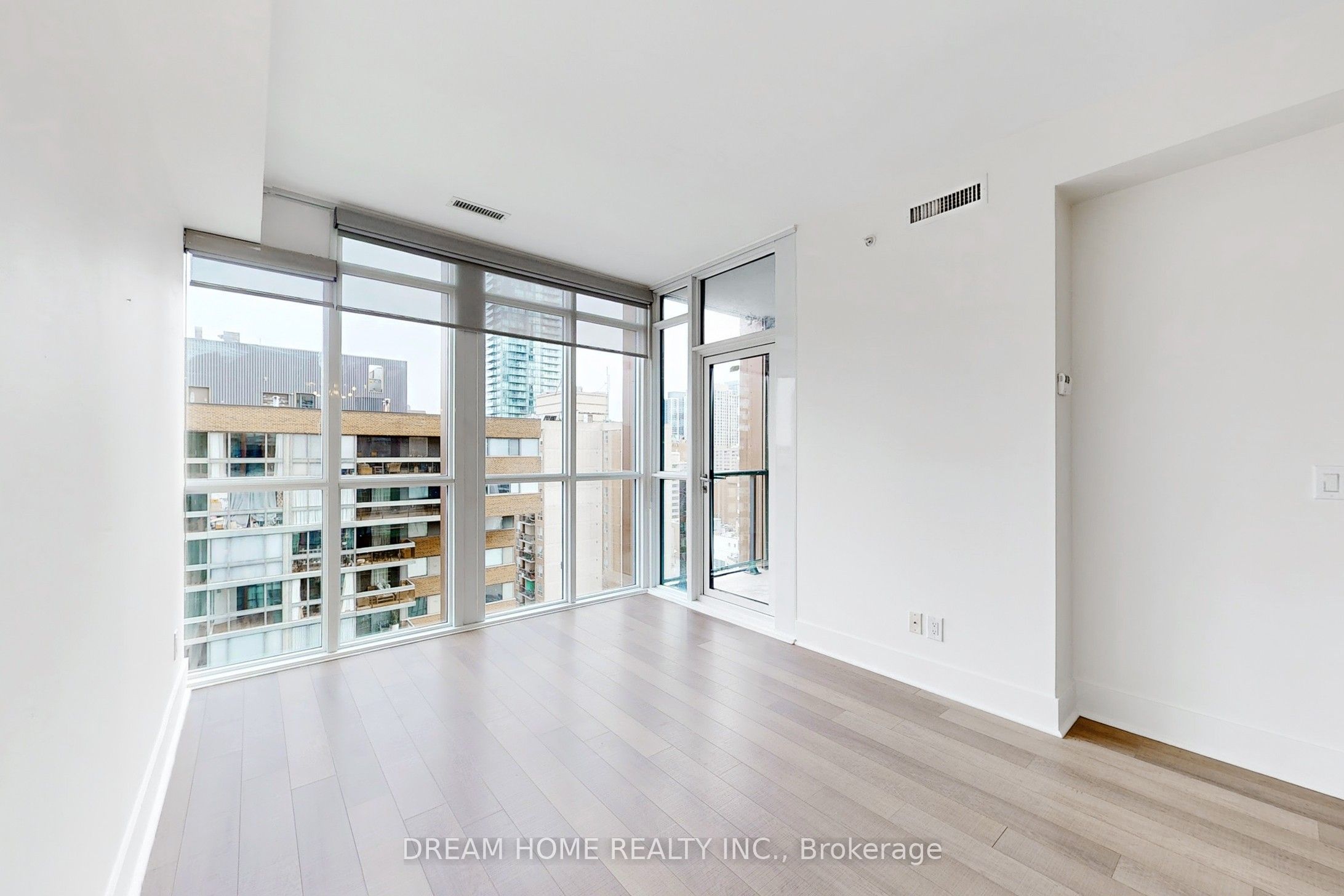 32 Davenport Road, #1306