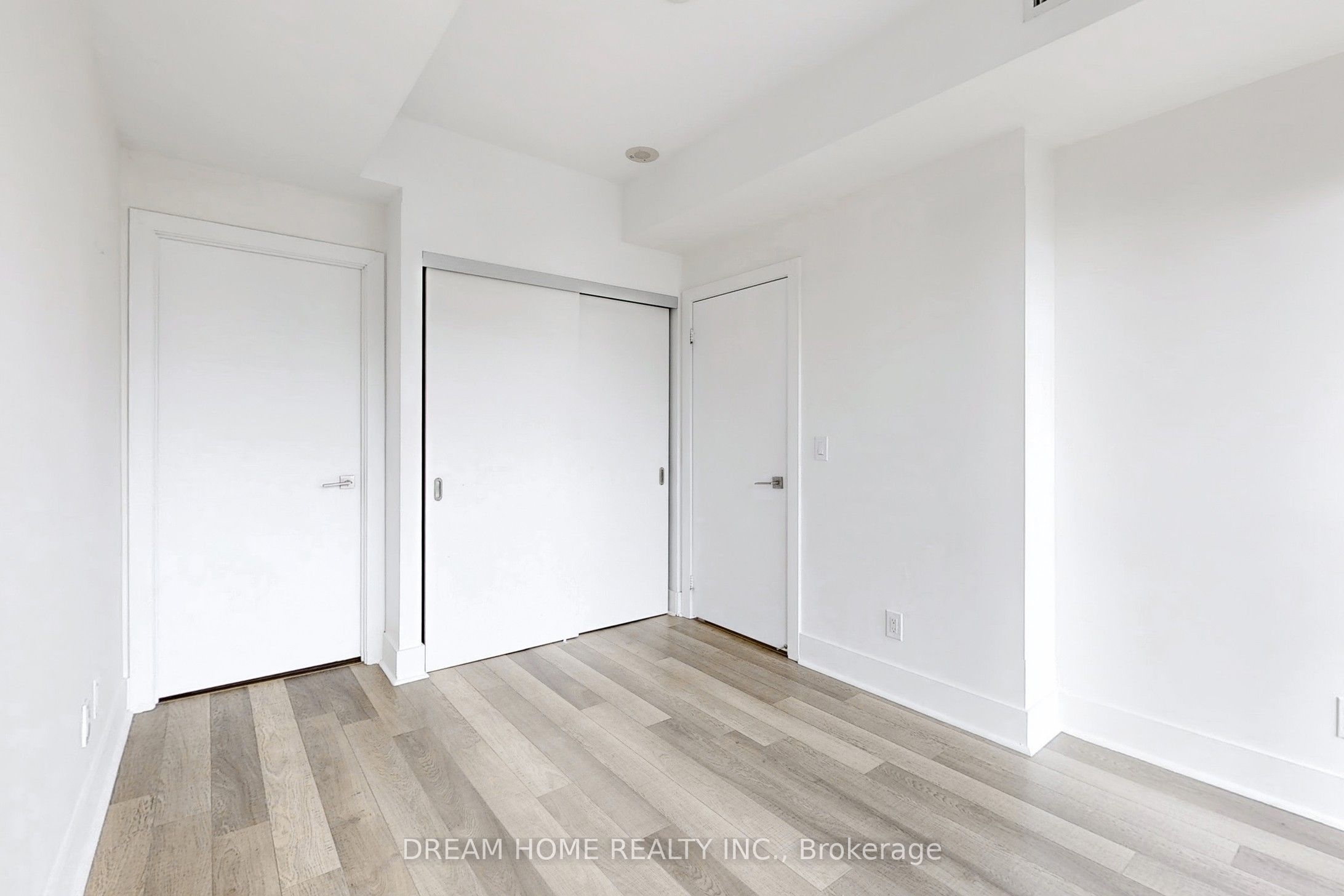 32 Davenport Road, #1306