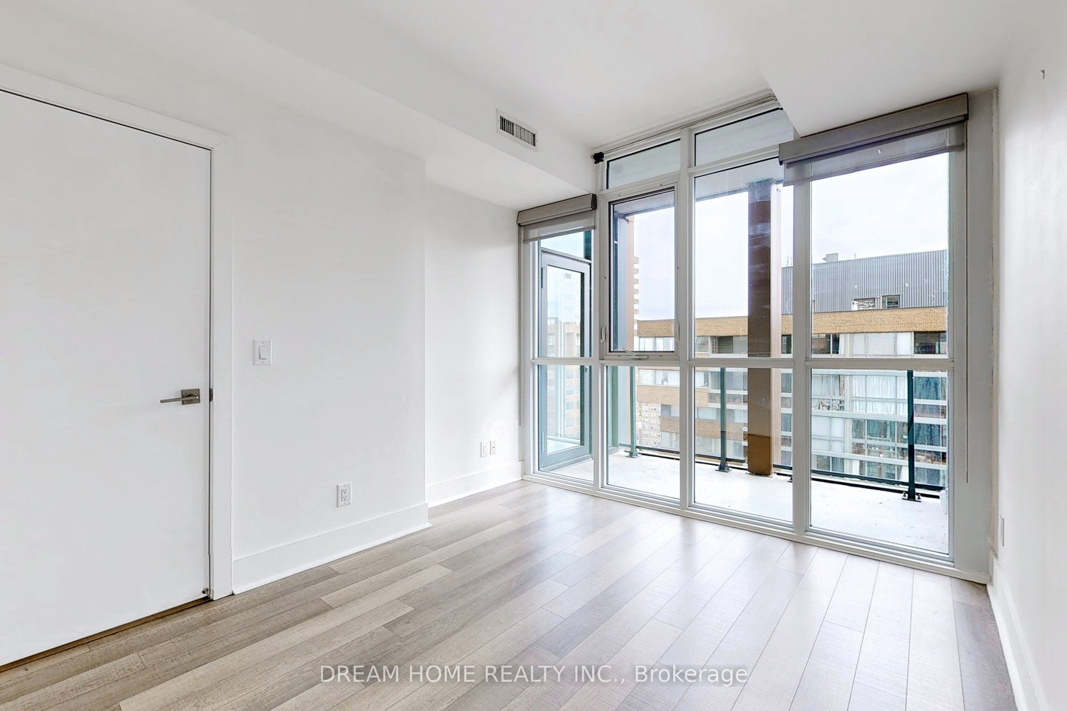 32 Davenport Road, #1306
