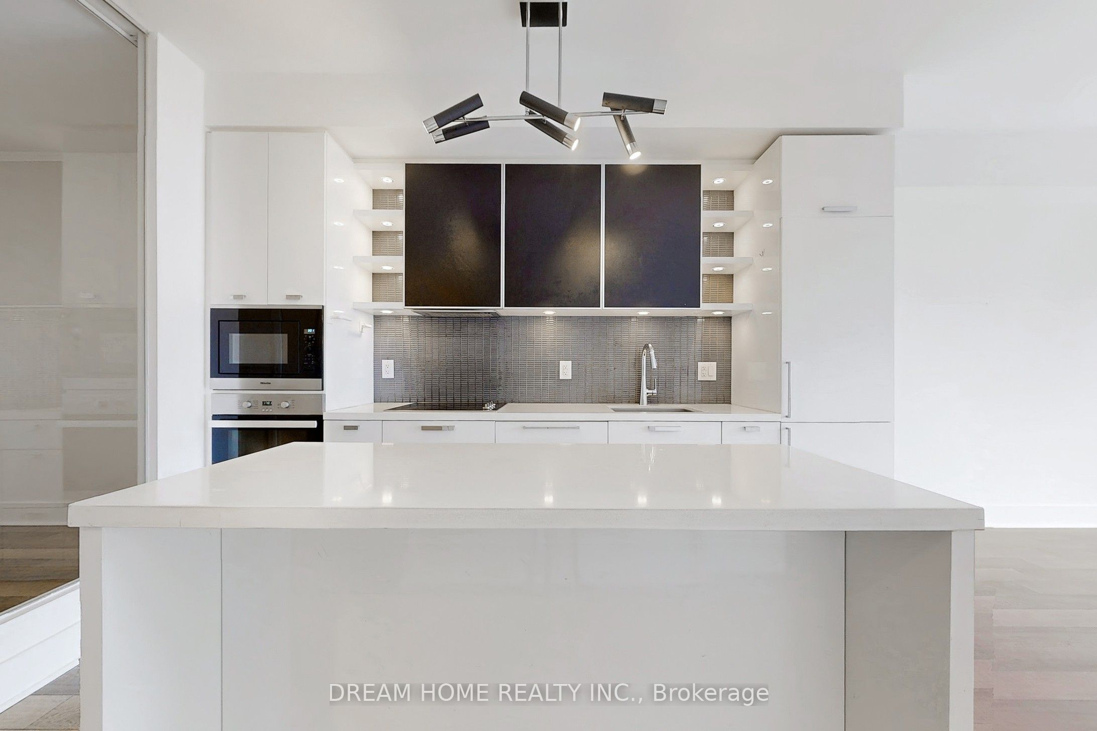 32 Davenport Road, #1306