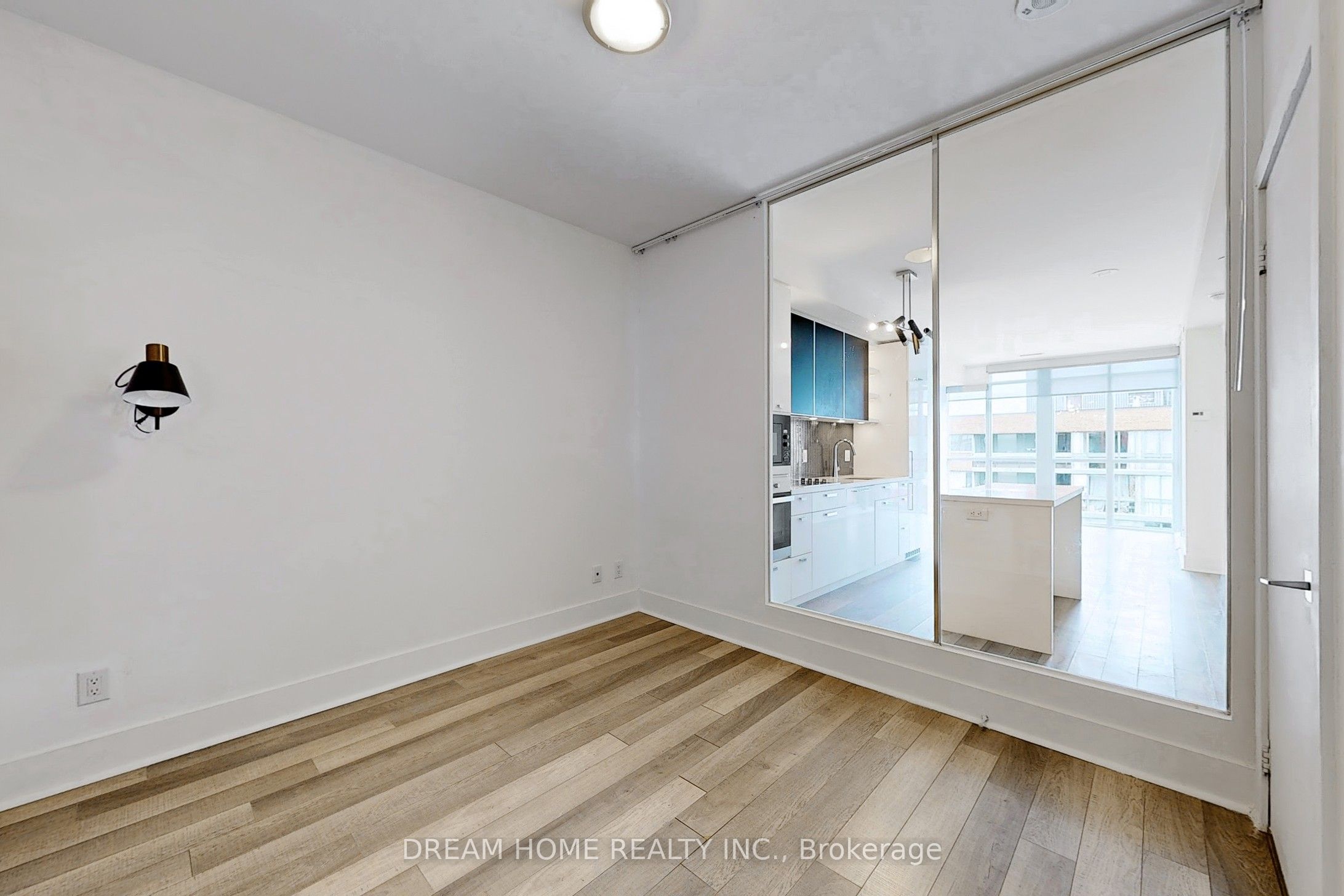 32 Davenport Road, #1306