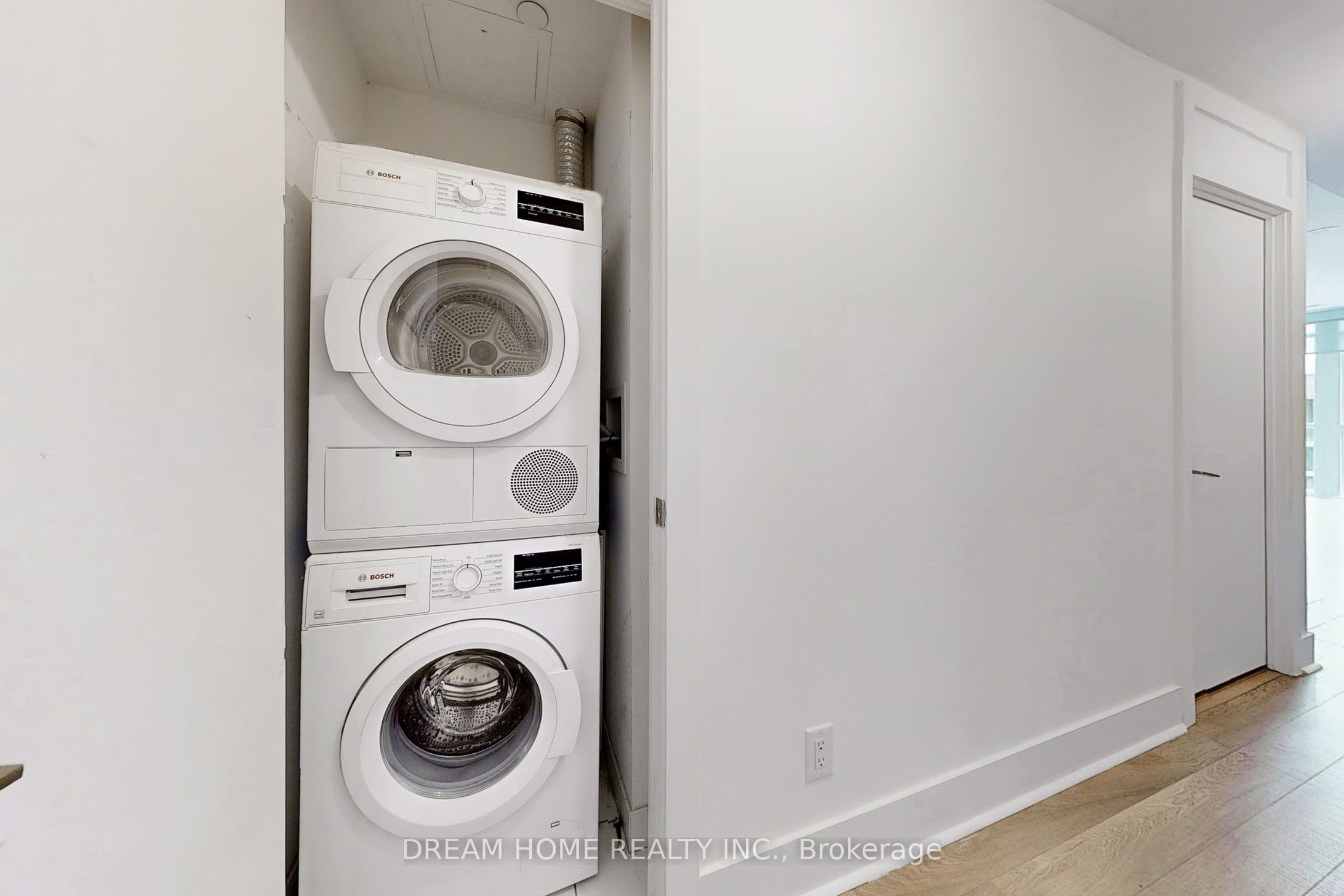 32 Davenport Road, #1306