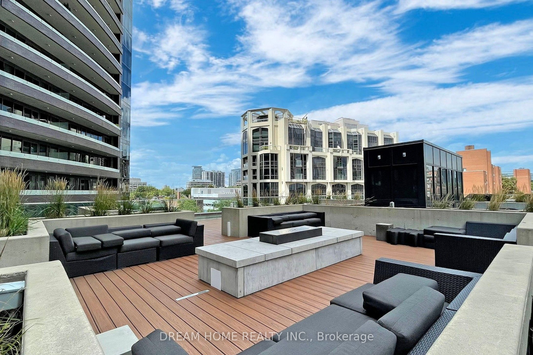 32 Davenport Road, #1306