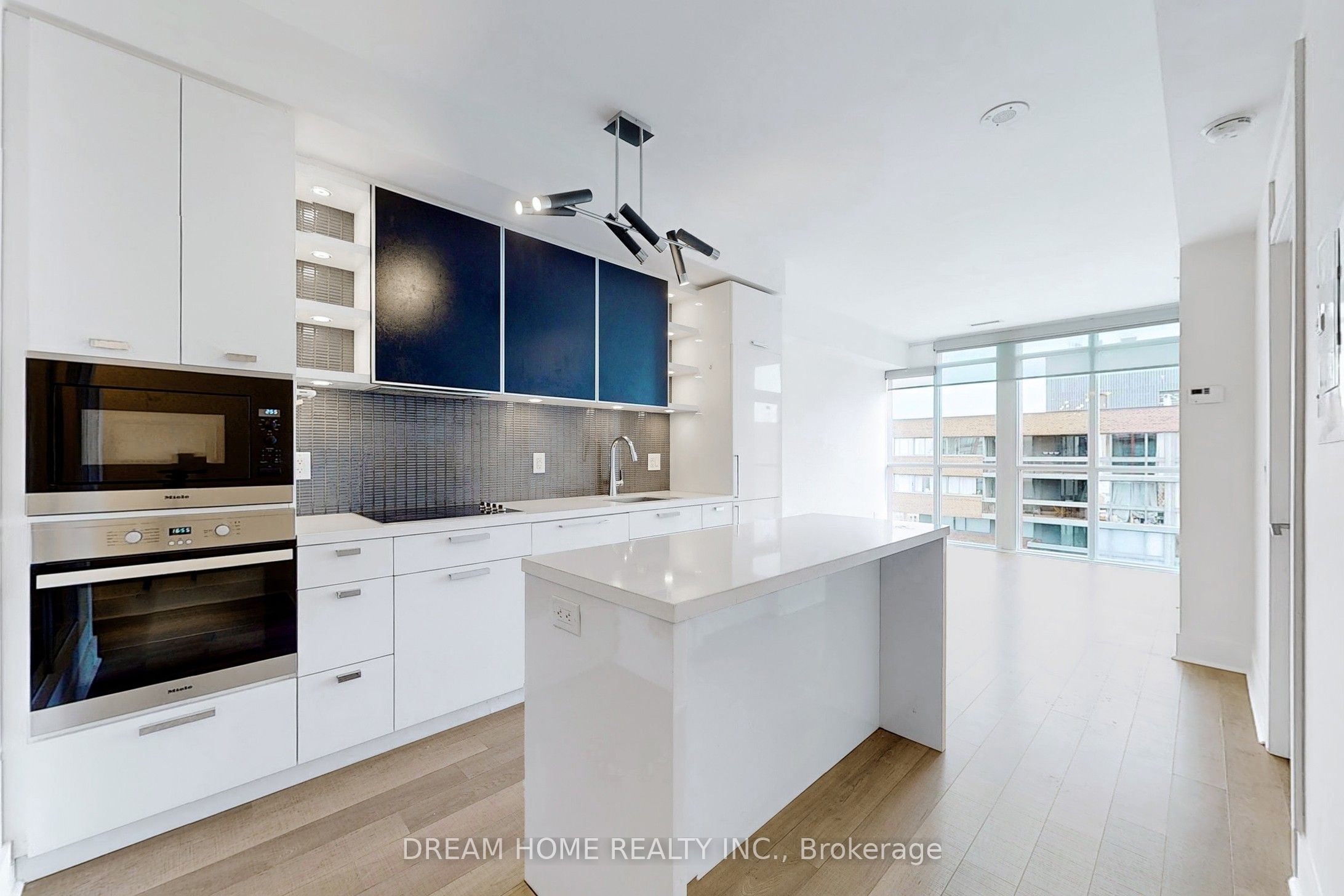 32 Davenport Road, #1306
