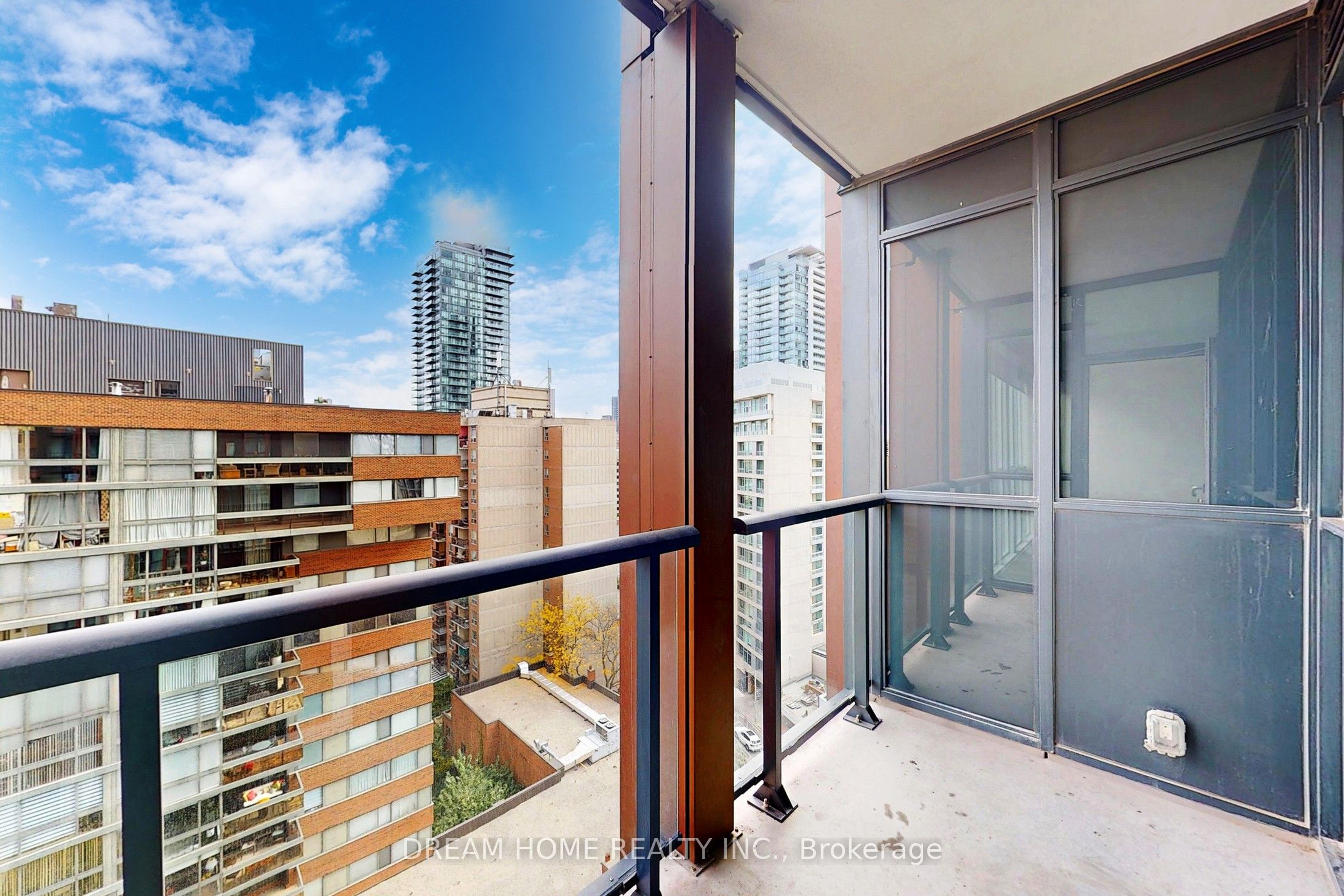 32 Davenport Road, #1306