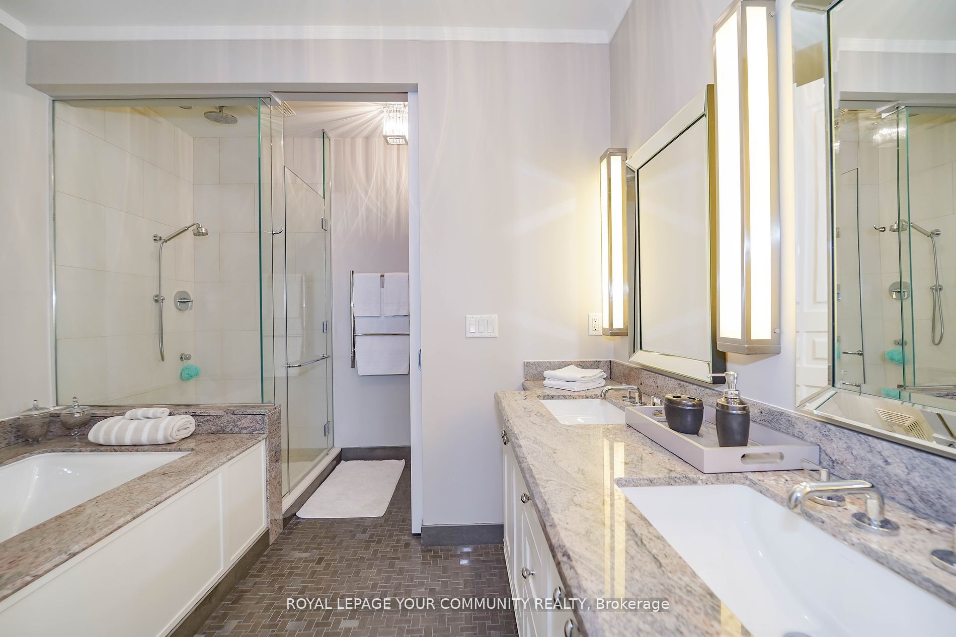 183 Wellington Street W, #3903