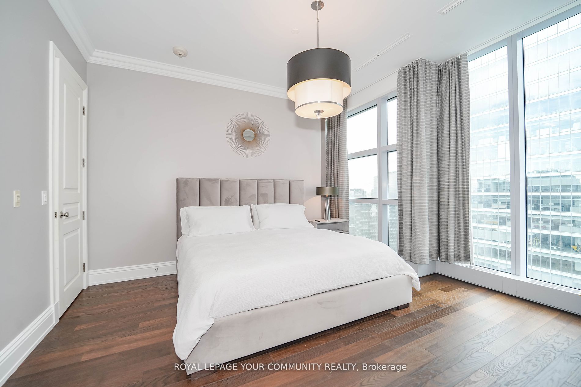 183 Wellington Street W, #3903