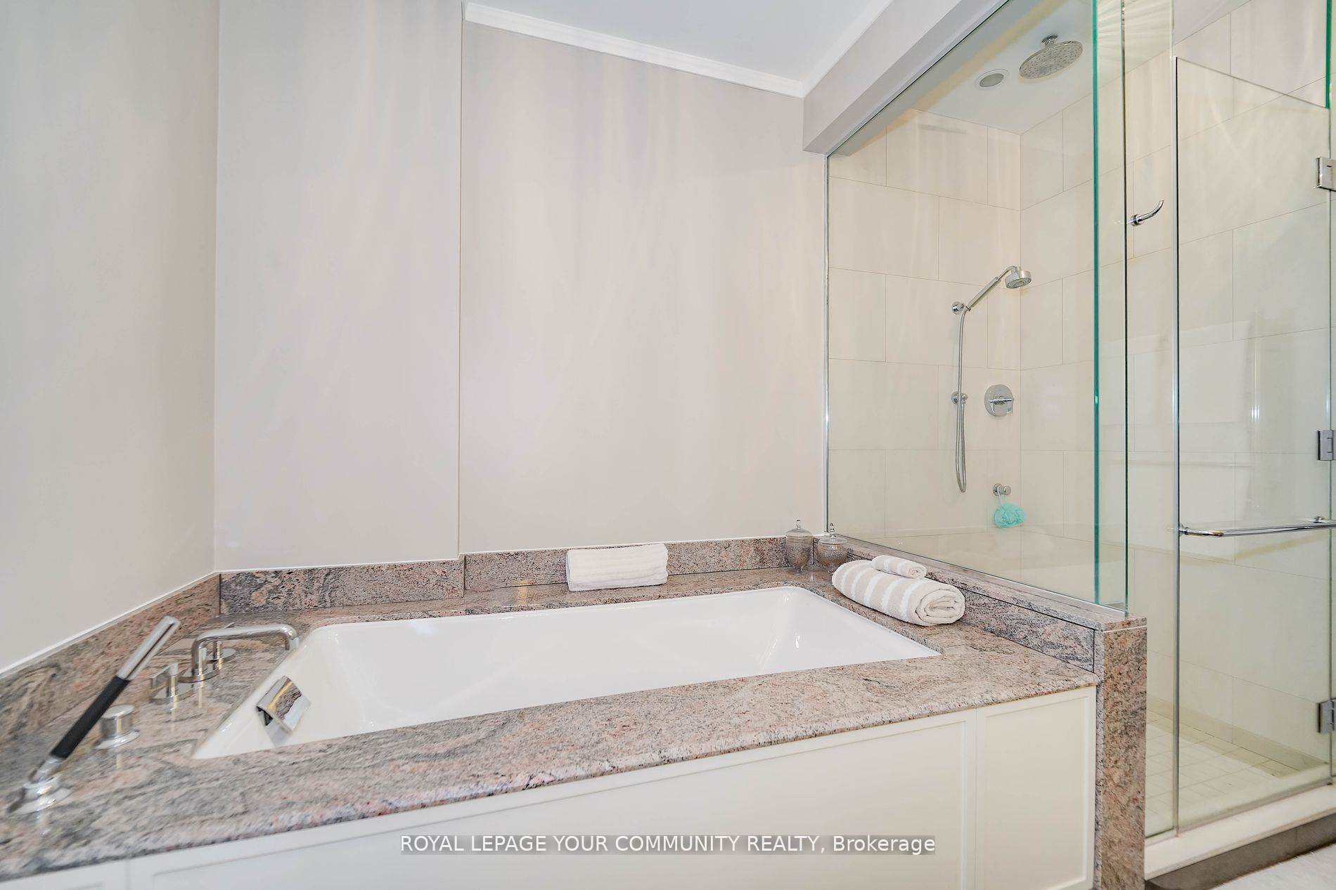 183 Wellington Street W, #3903