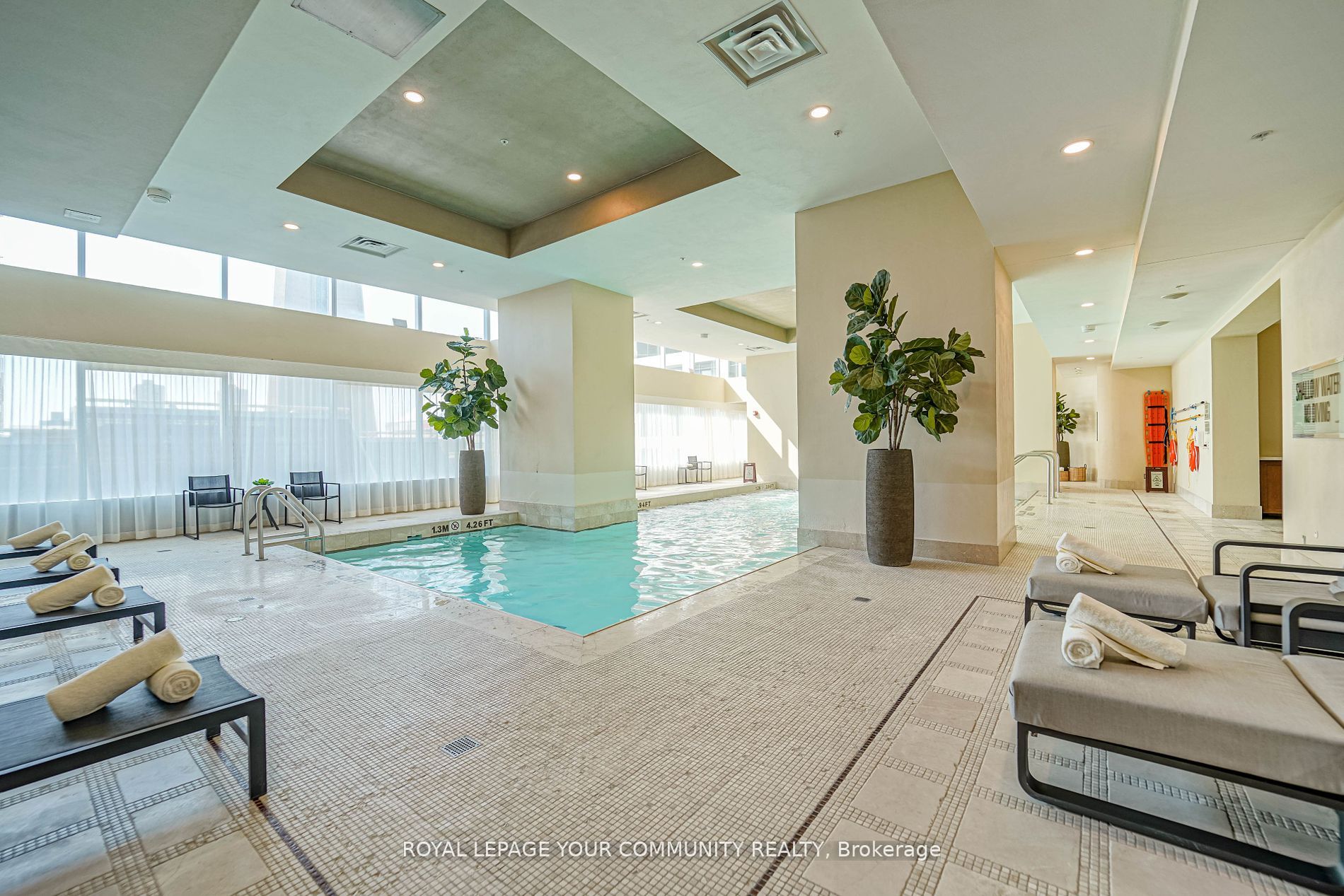 183 Wellington Street W, #3903