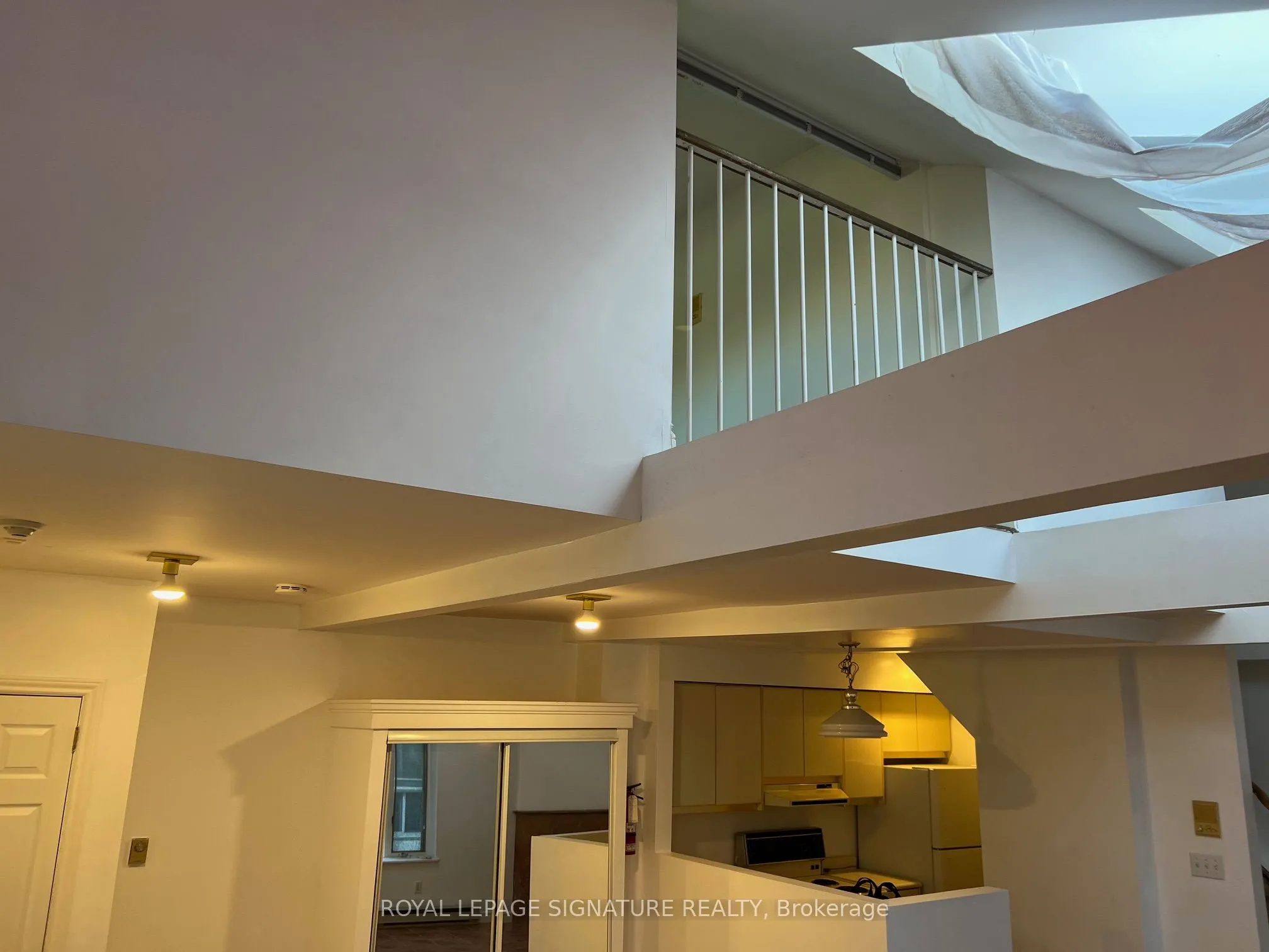208 Carlton Street, #B