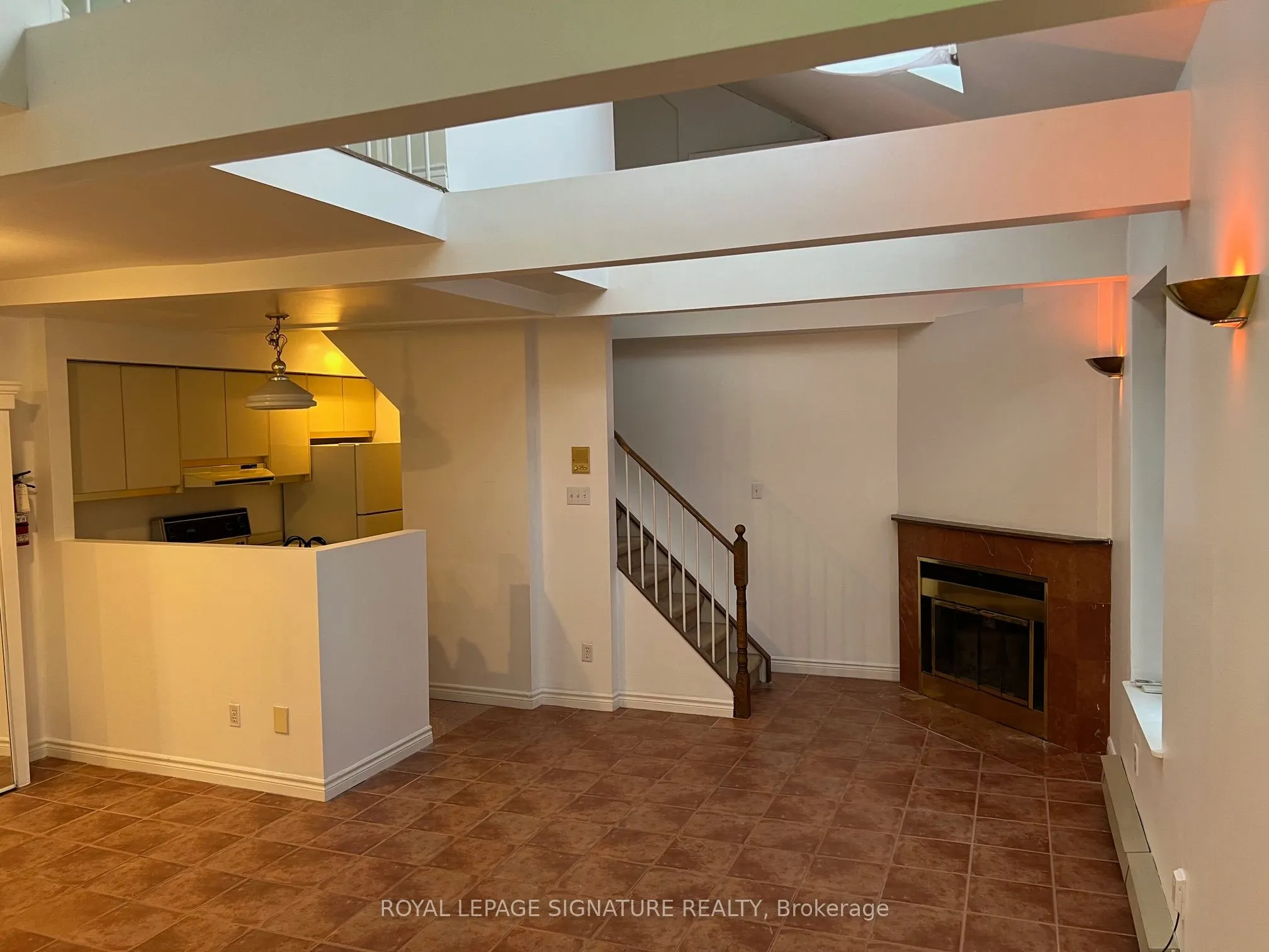 208 Carlton Street, #B