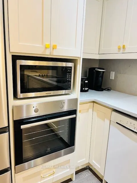 5418 Yonge Street, #901