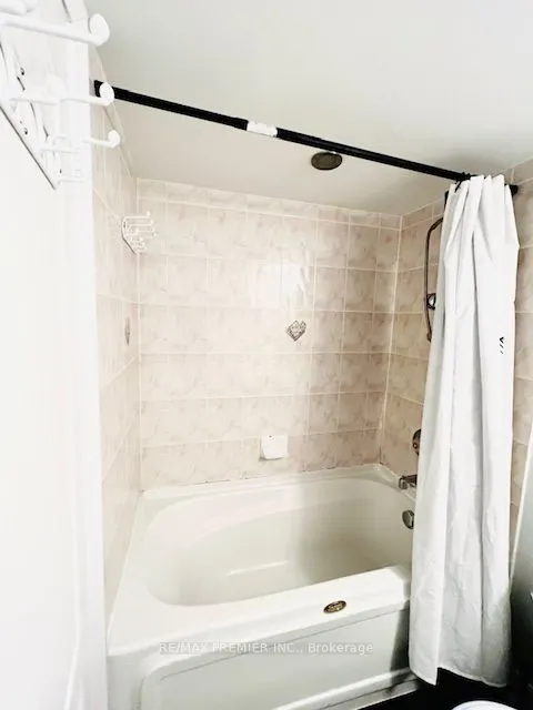 5418 Yonge Street, #901