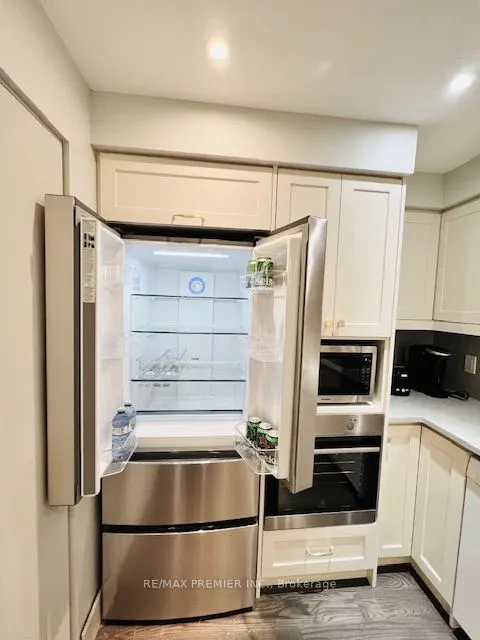 5418 Yonge Street, #901