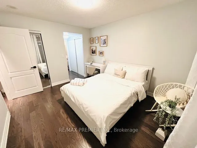 5418 Yonge Street, #901