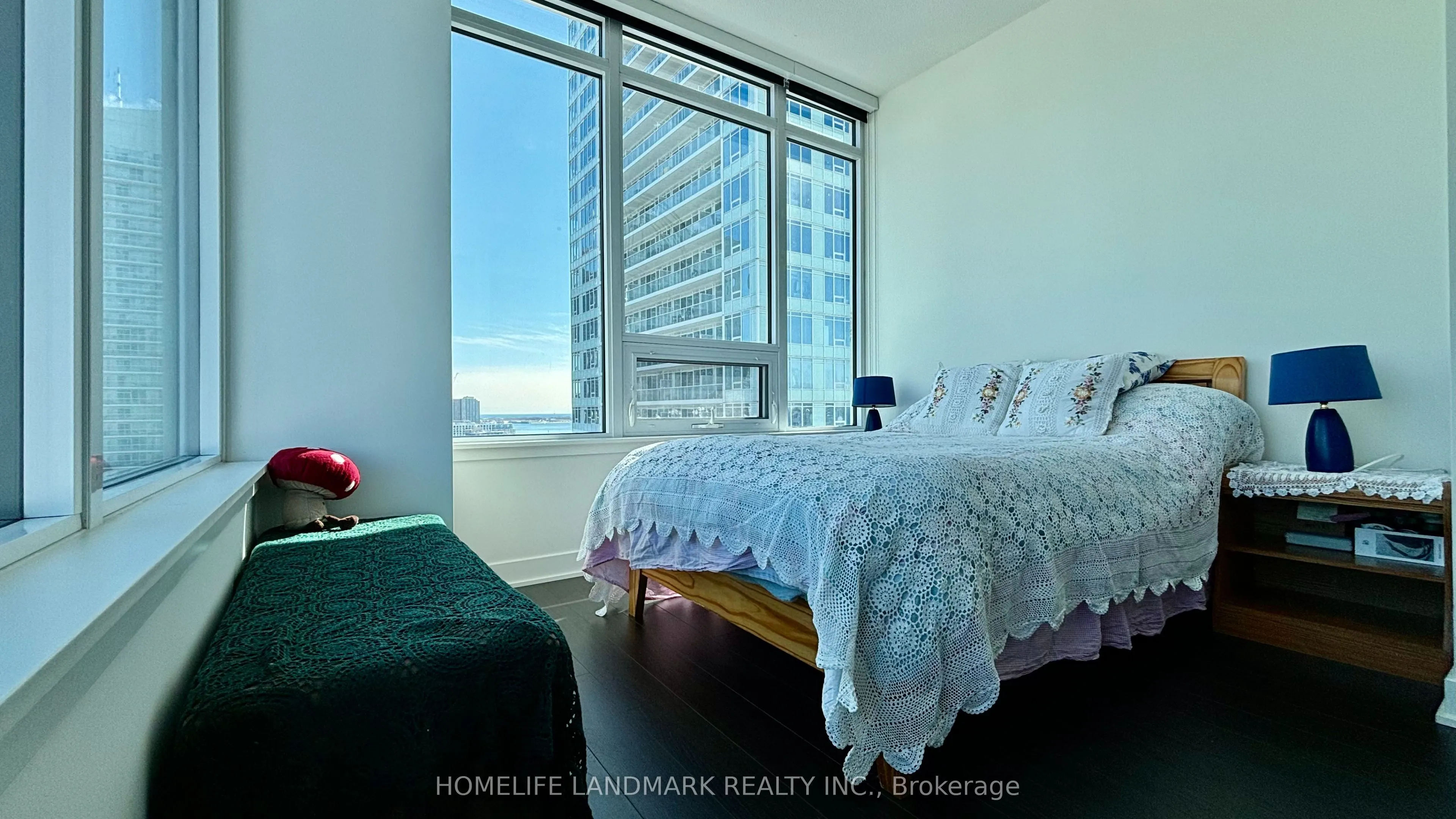 19 Bathurst Street #2906