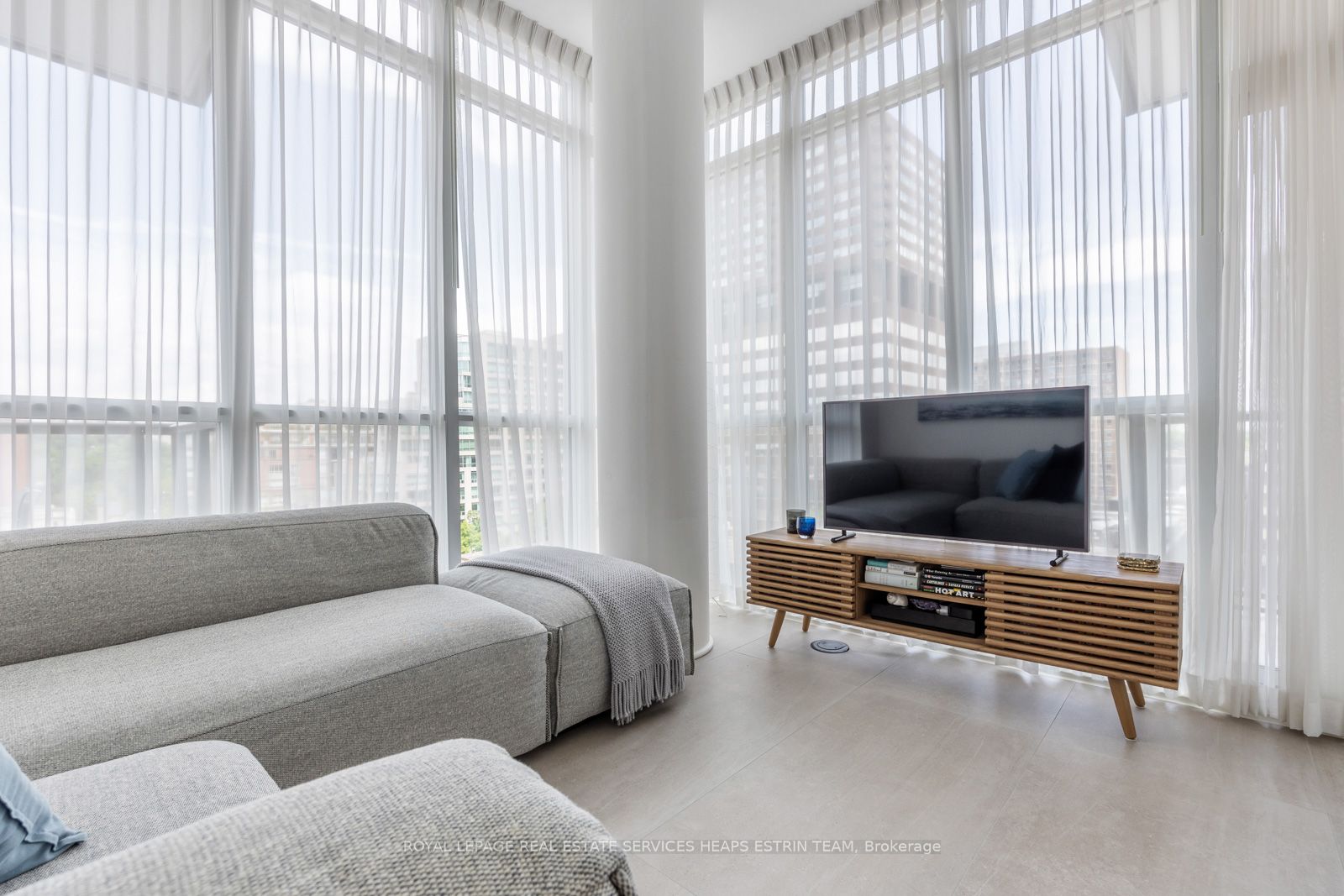 32 Davenport Road, #603