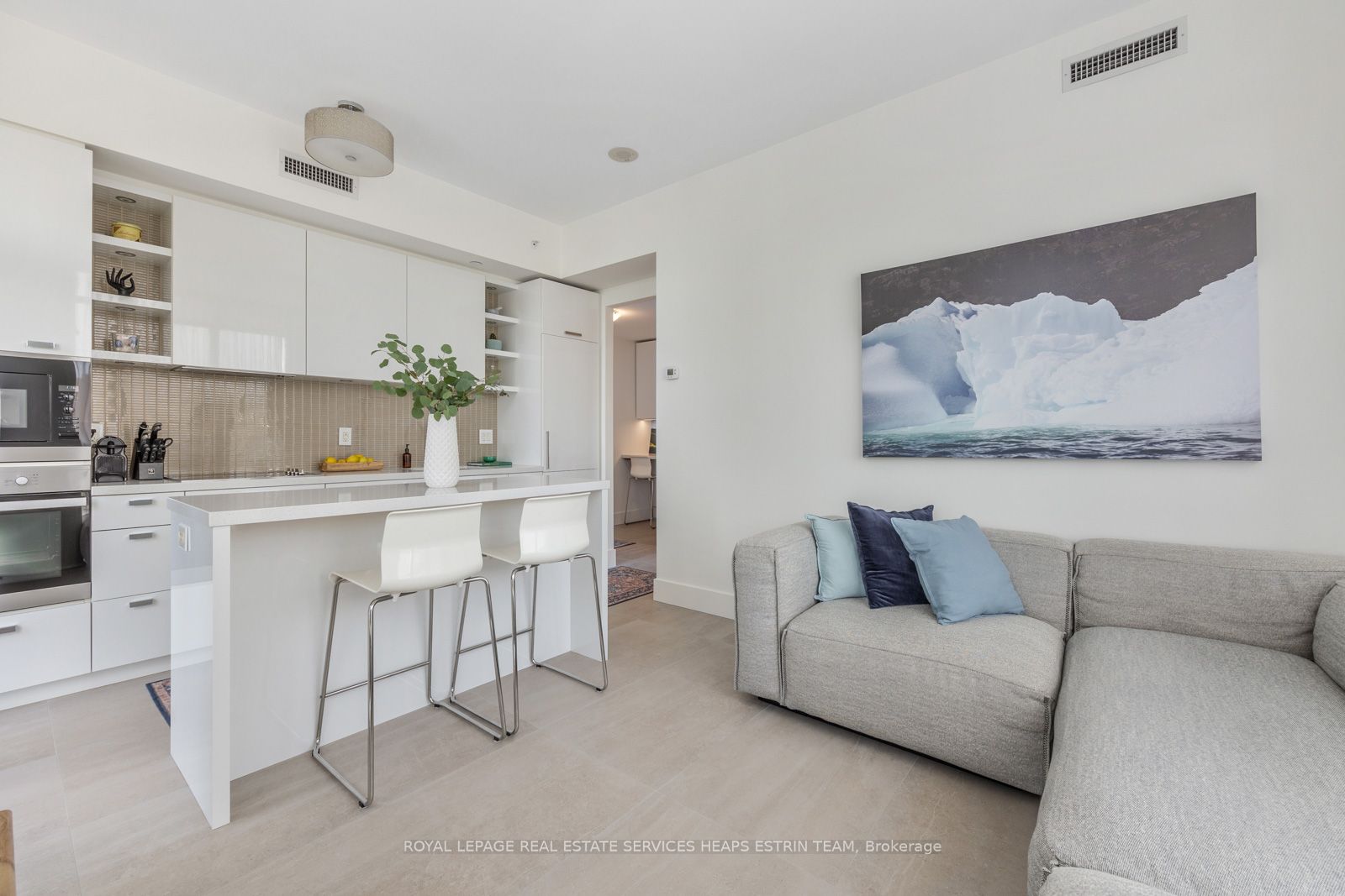 32 Davenport Road, #603