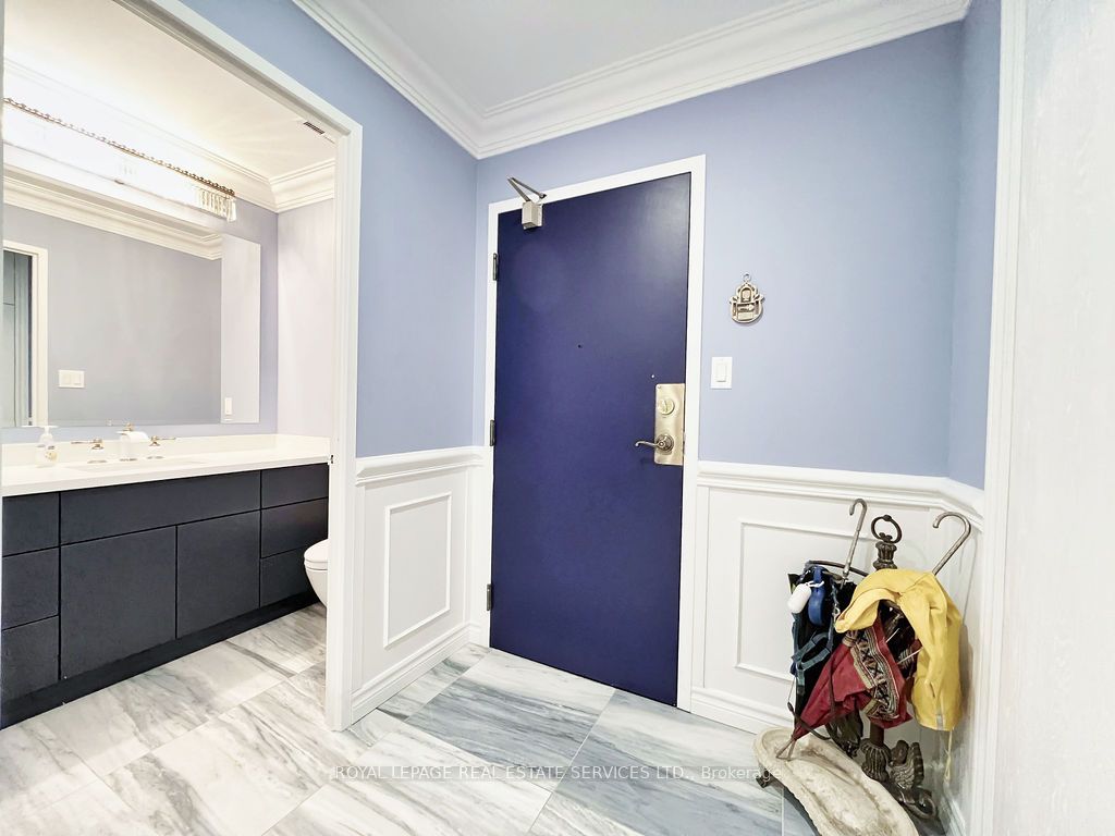 5444 Yonge Street, #108