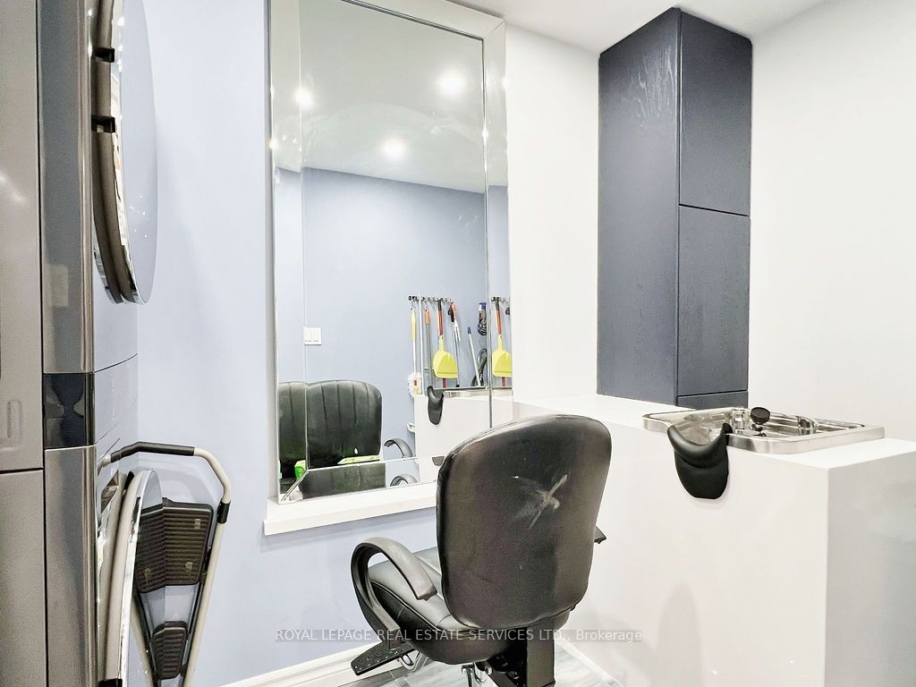 5444 Yonge Street, #108