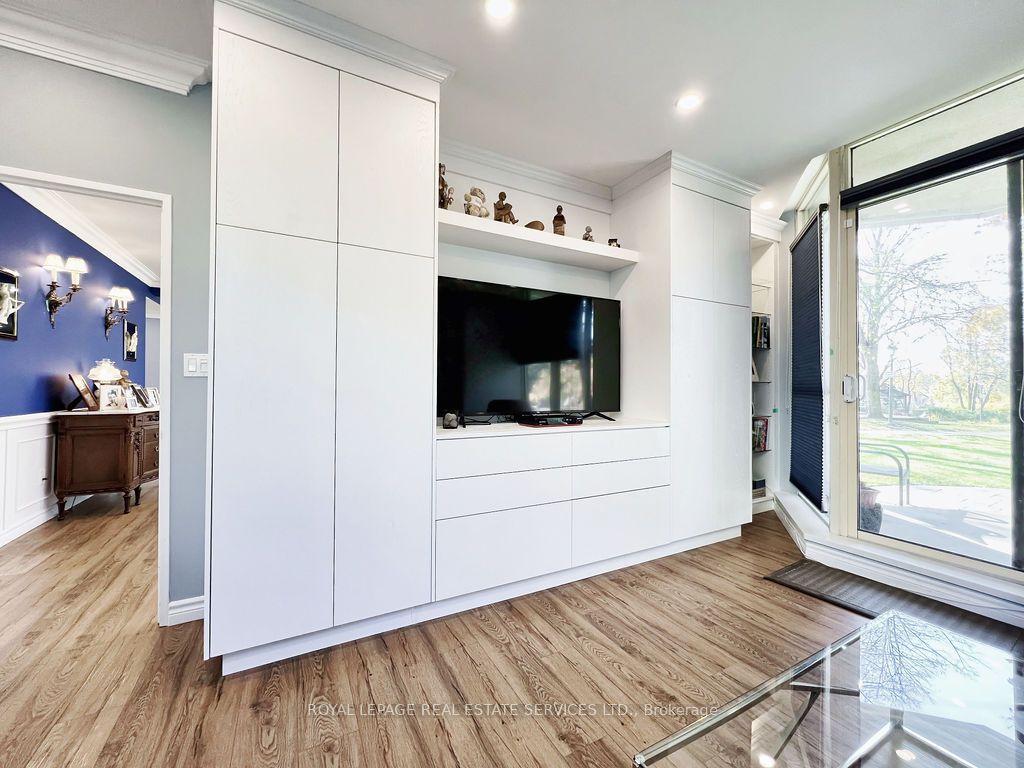 5444 Yonge Street, #108