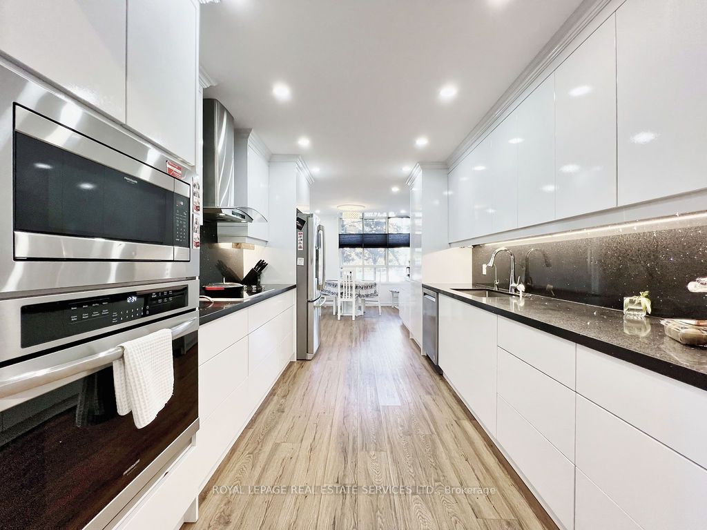 5444 Yonge Street, #108