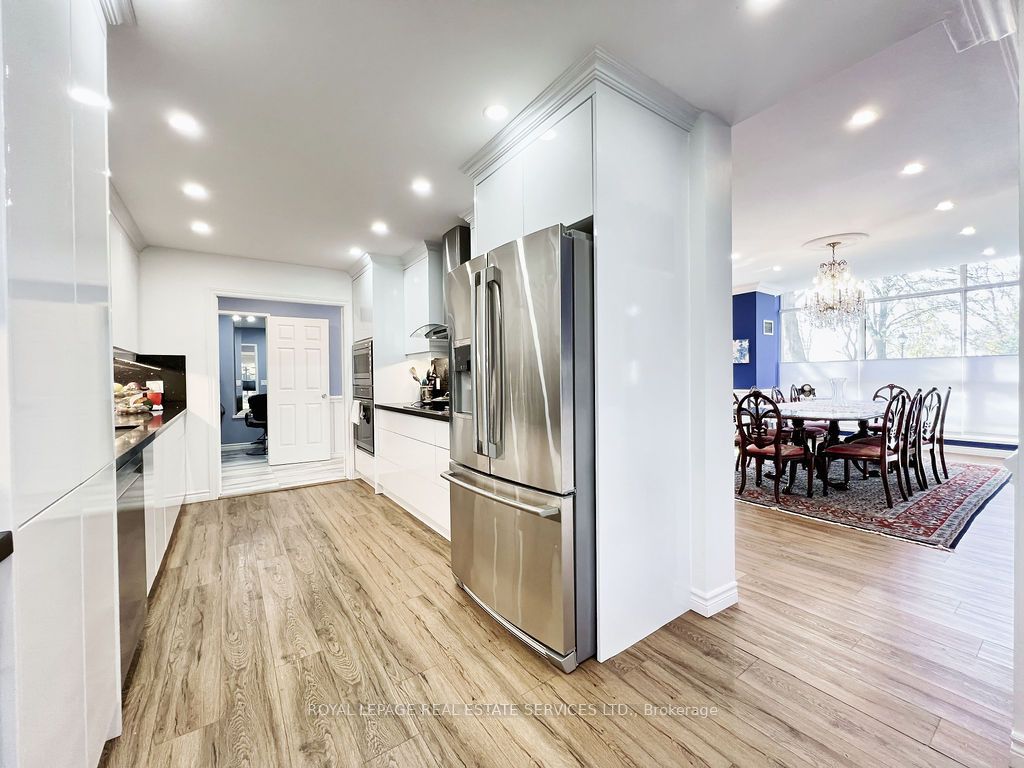 5444 Yonge Street, #108