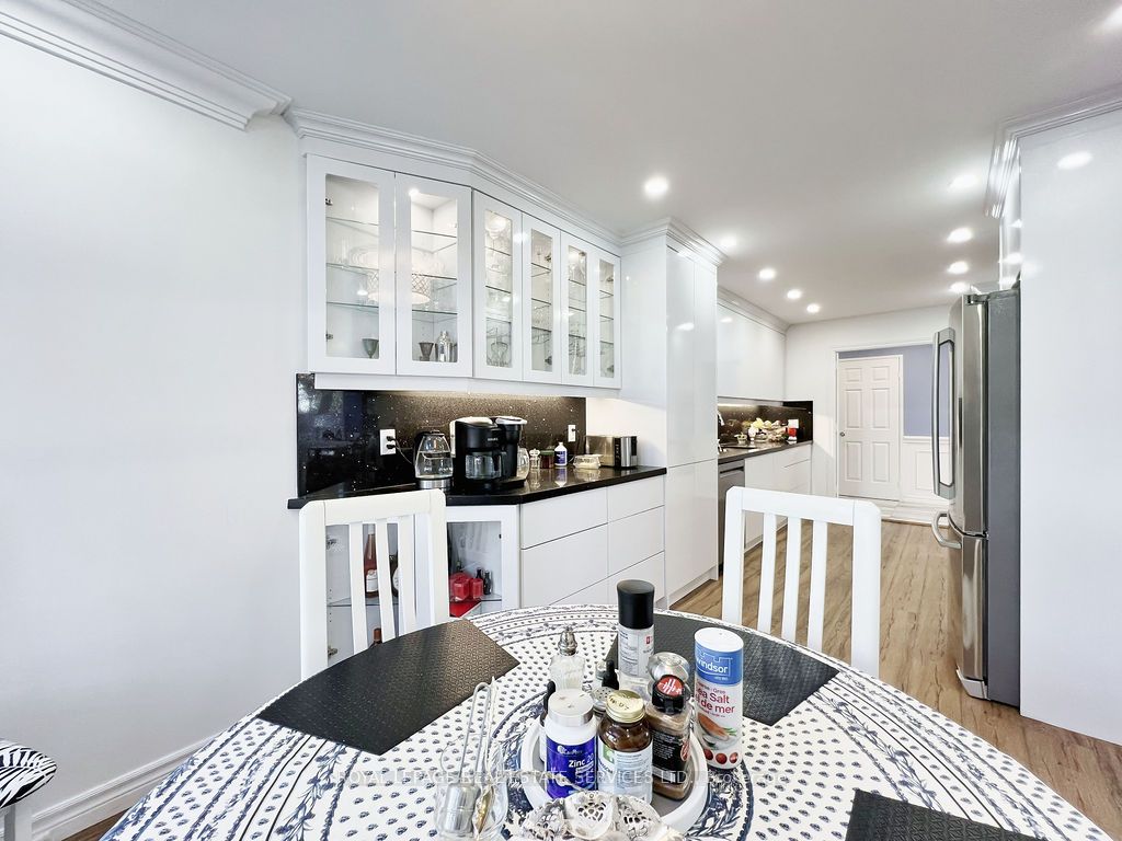 5444 Yonge Street, #108