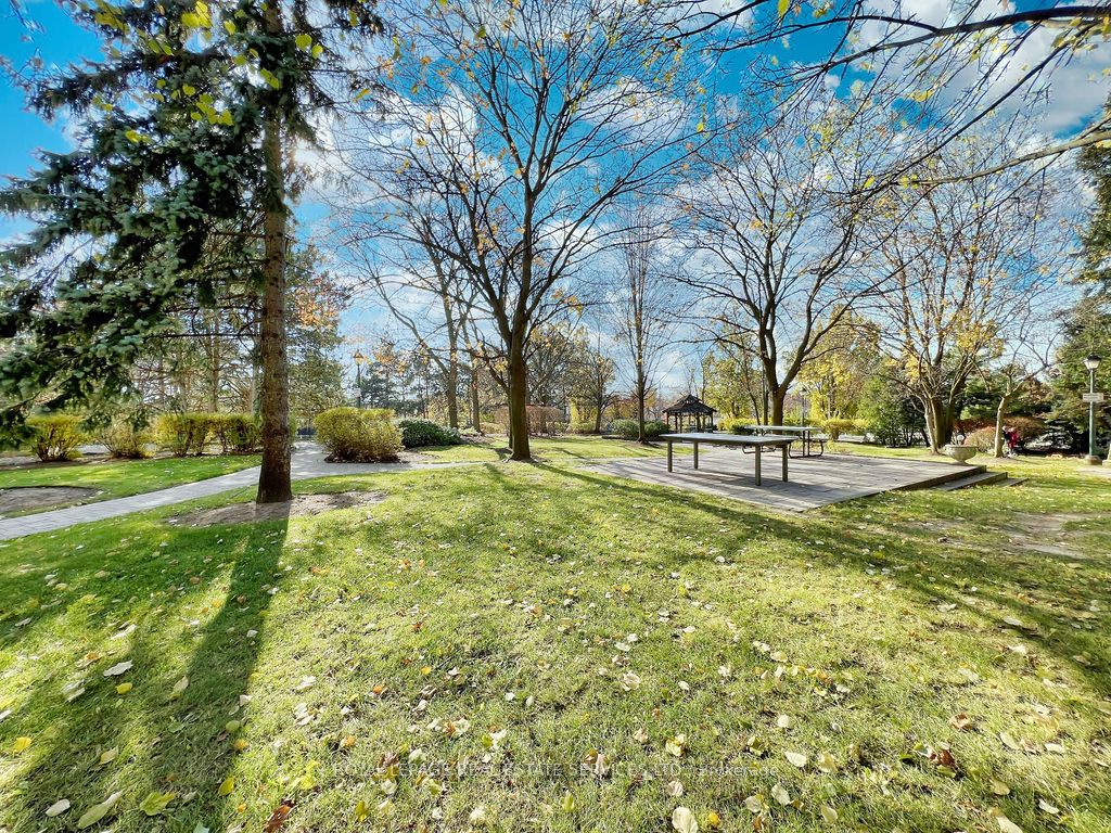 5444 Yonge Street, #108