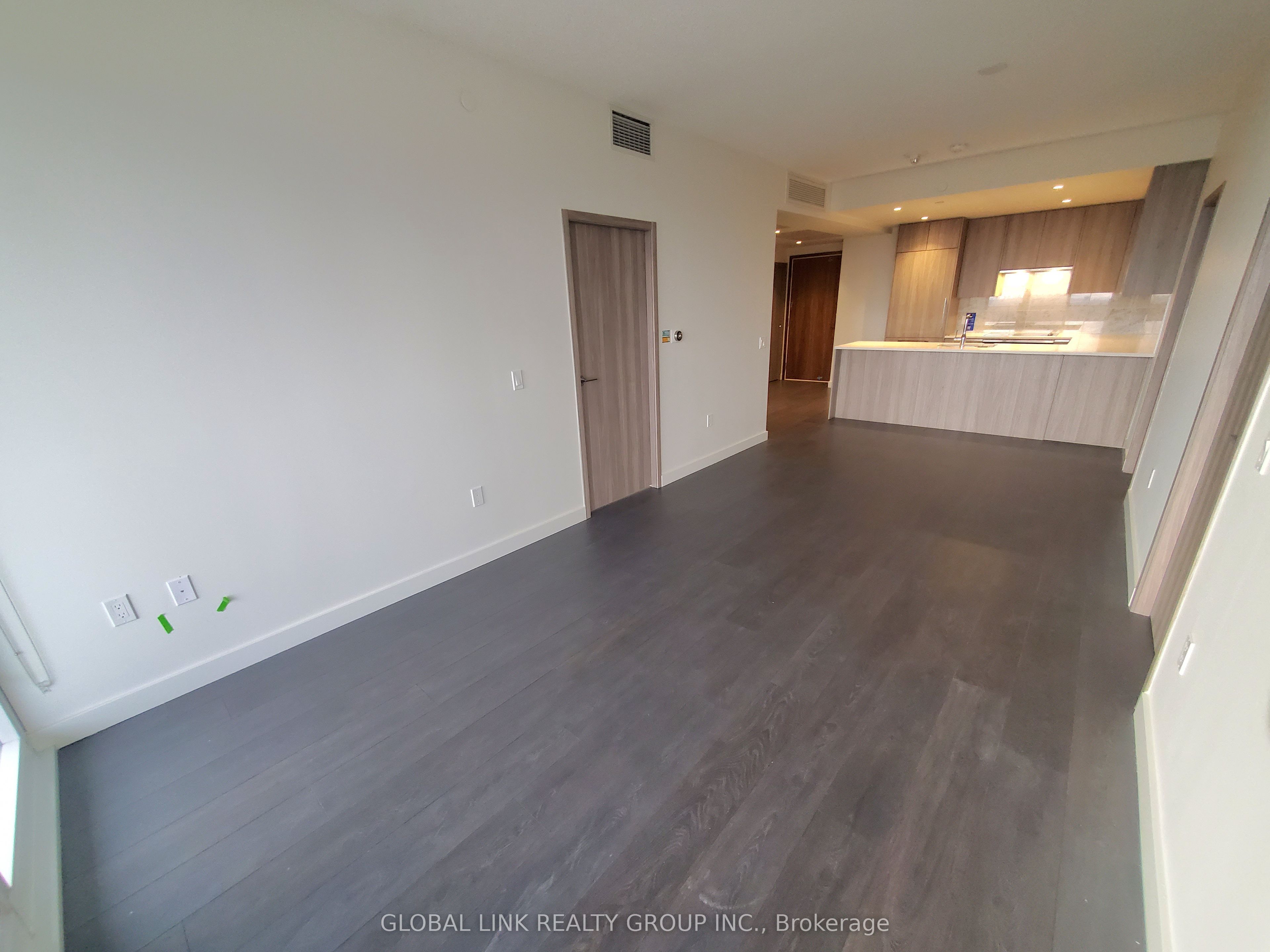 95 MCMAHON Drive, #3502