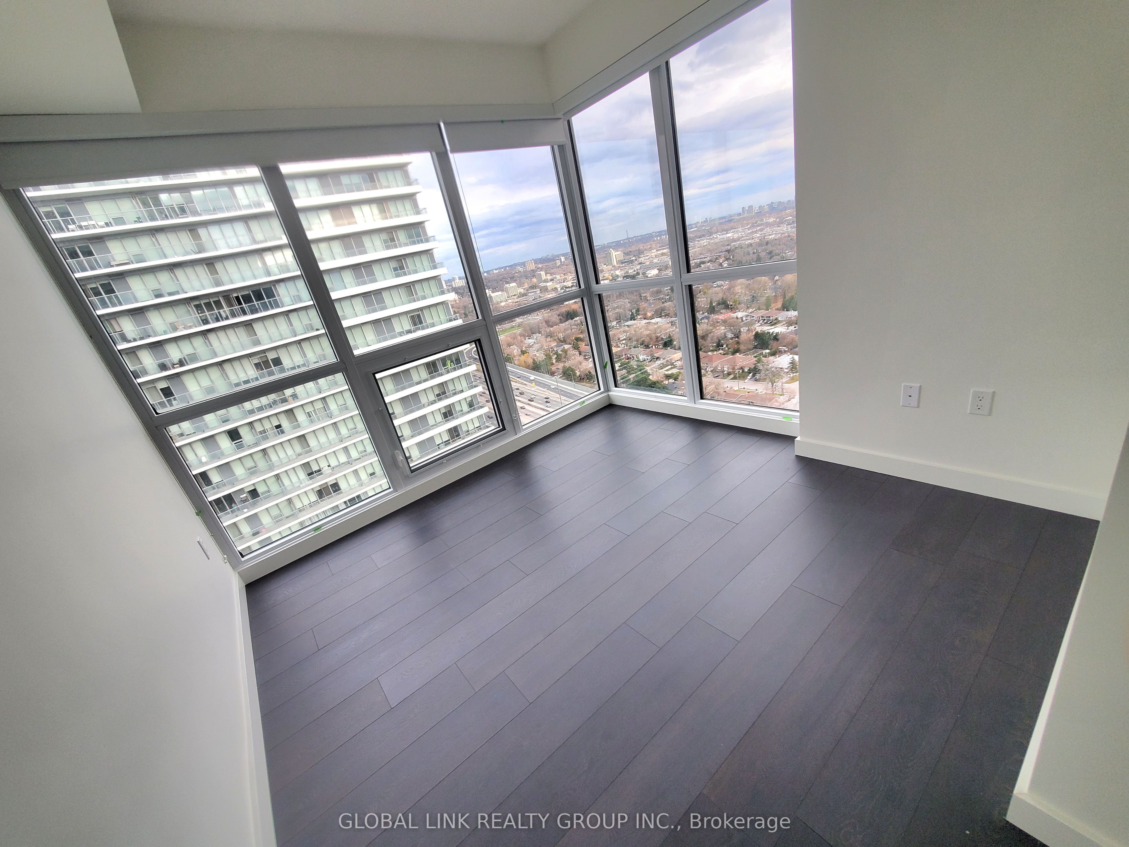 95 MCMAHON Drive, #3502