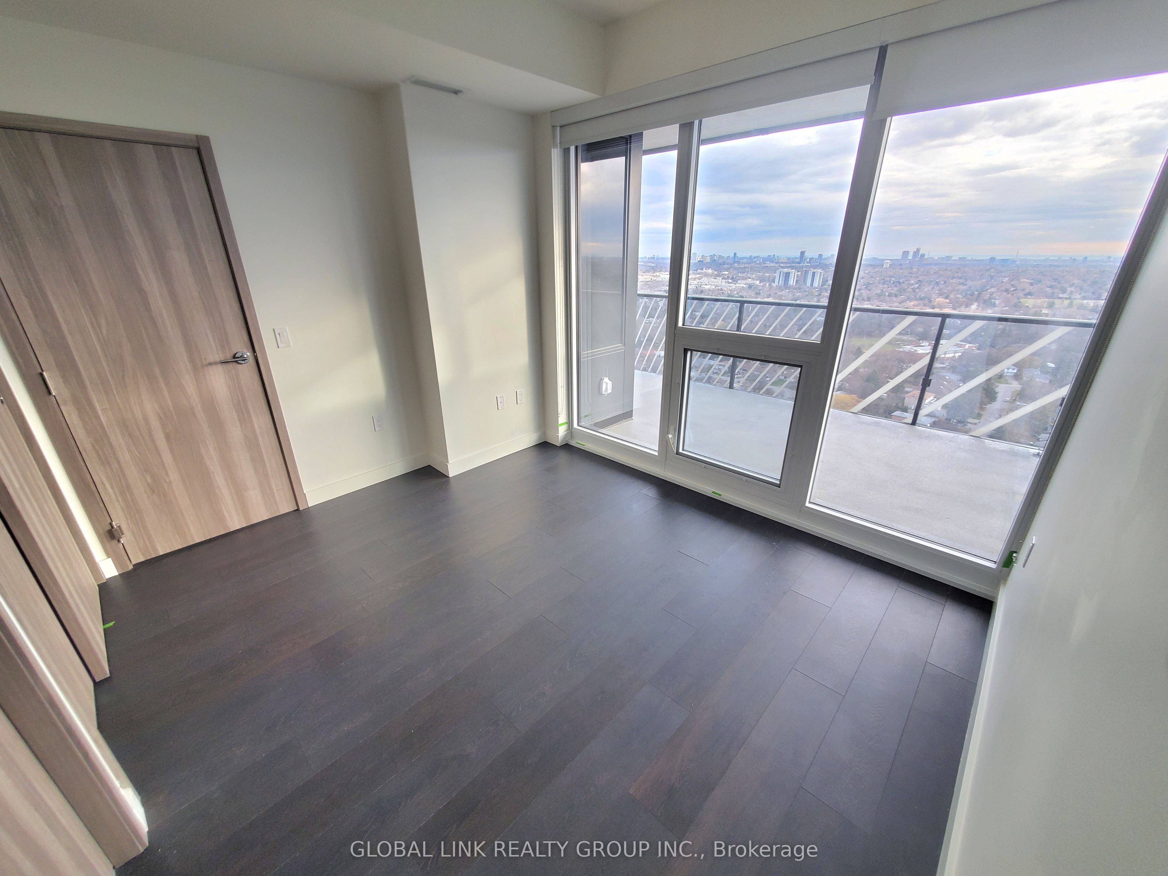 95 MCMAHON Drive, #3502