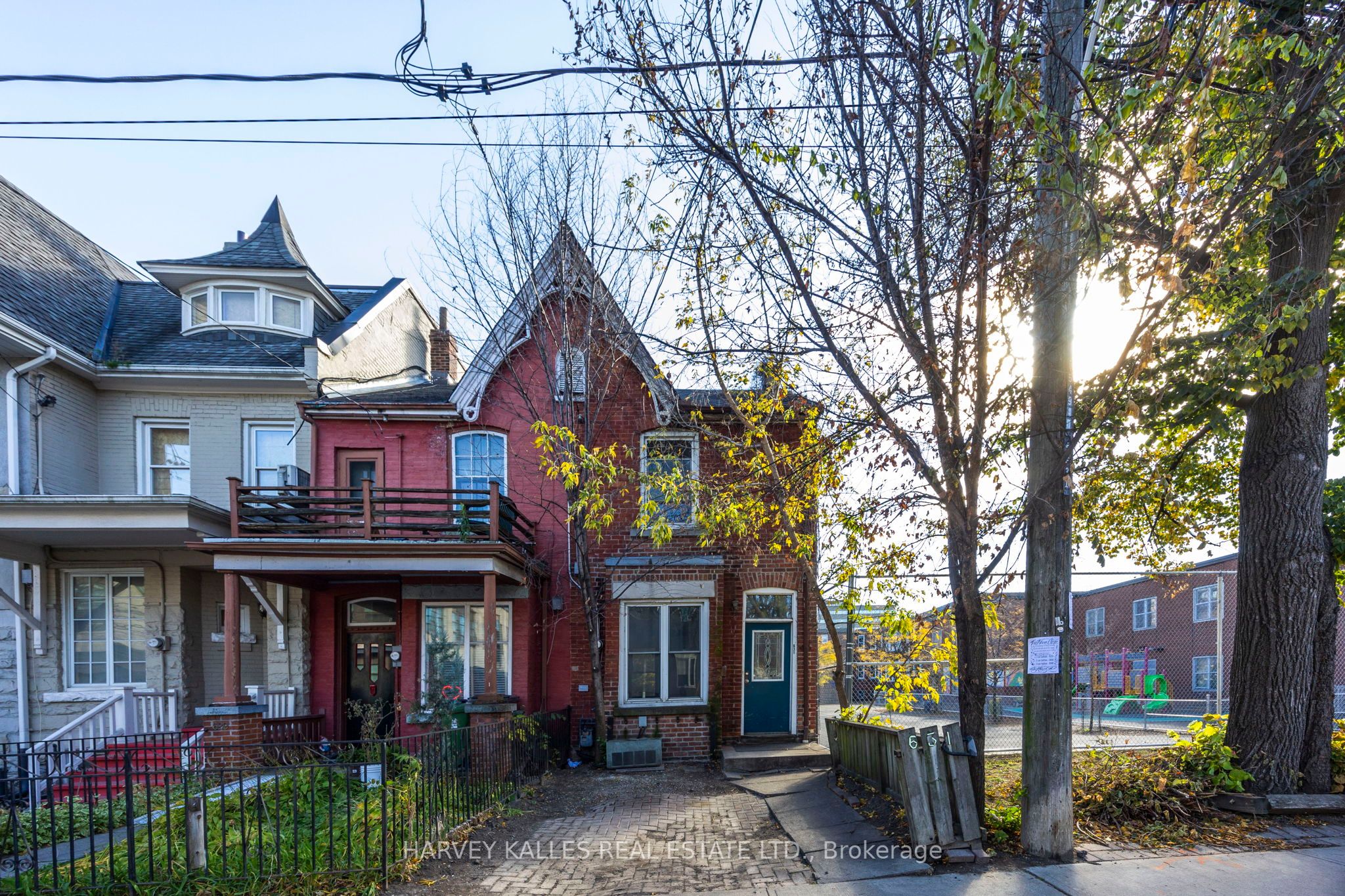 631 Richmond Street W