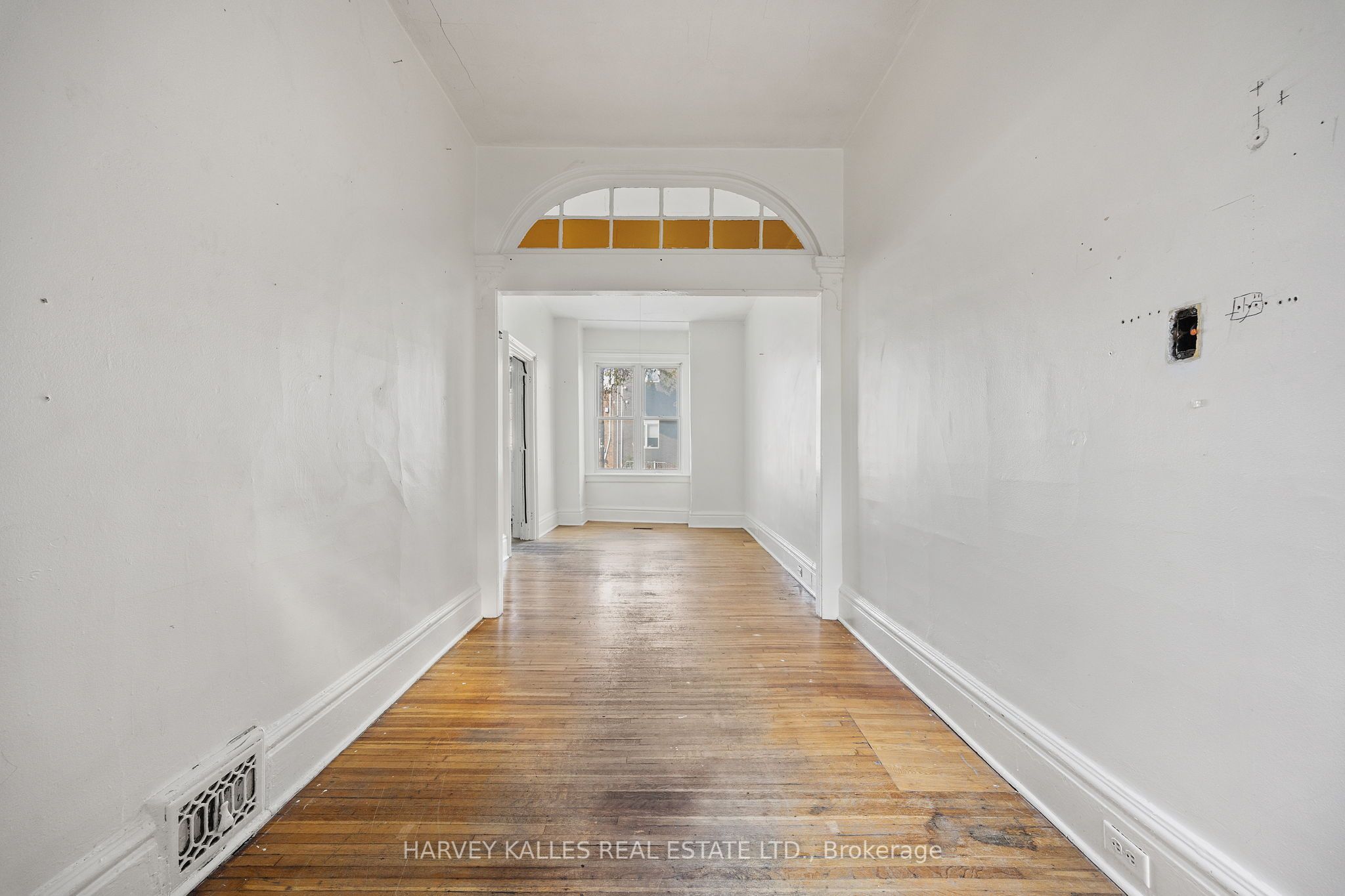 631 Richmond Street W